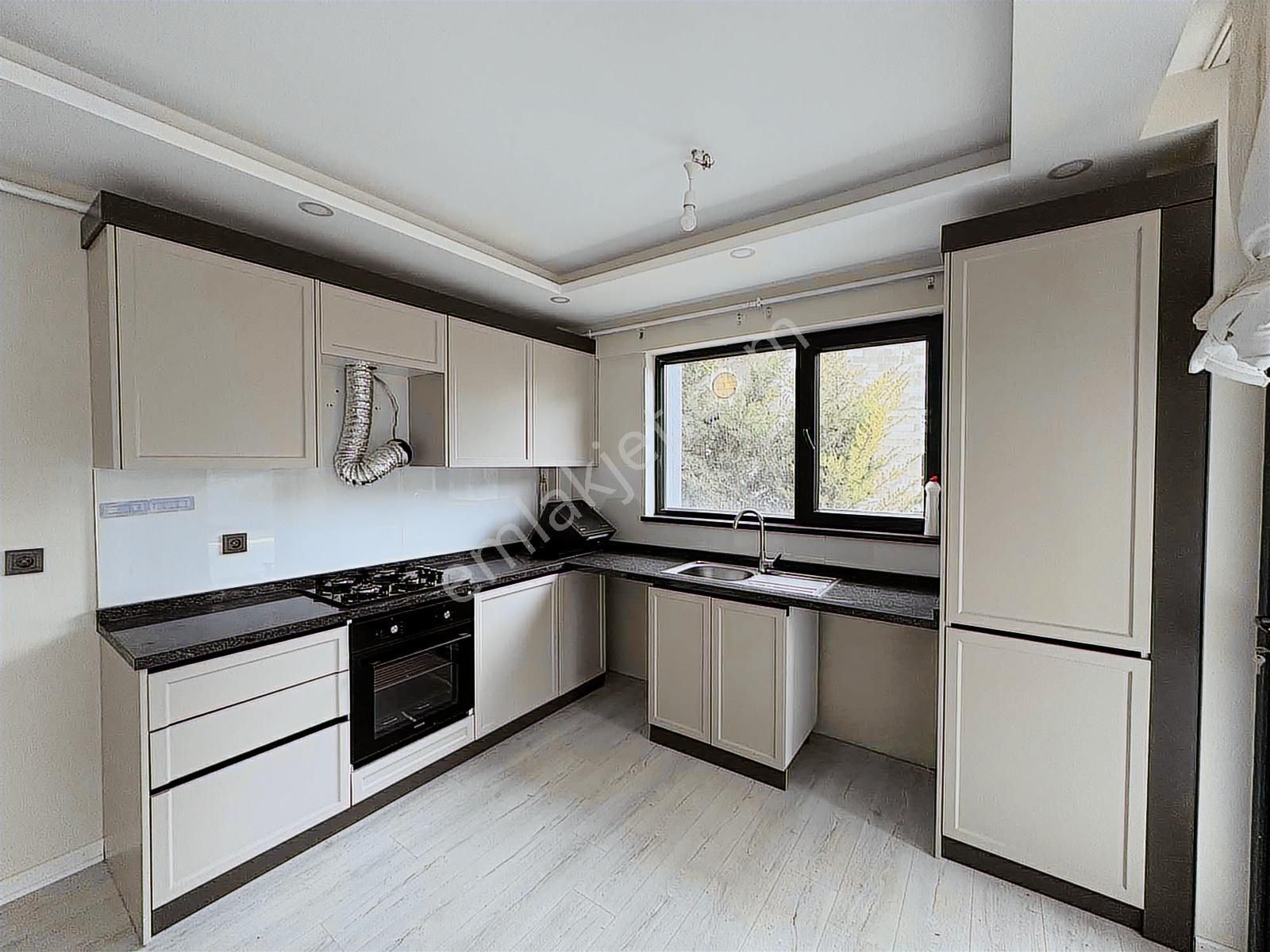 Alaçatı'dan İncek'te Bulvar Market Yanı Bahçe Kullanımı Geniş2+1 - Görsel 5