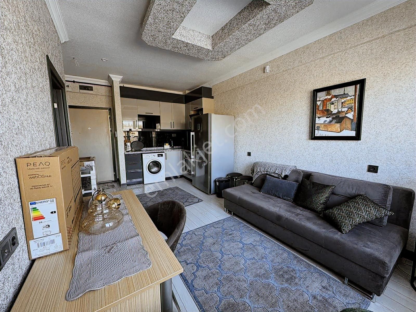 Alaçatıdan İncekte 2.katta Cam Balkonlu Lüks Eşyalı Kiralık 1+1 - Görsel 2