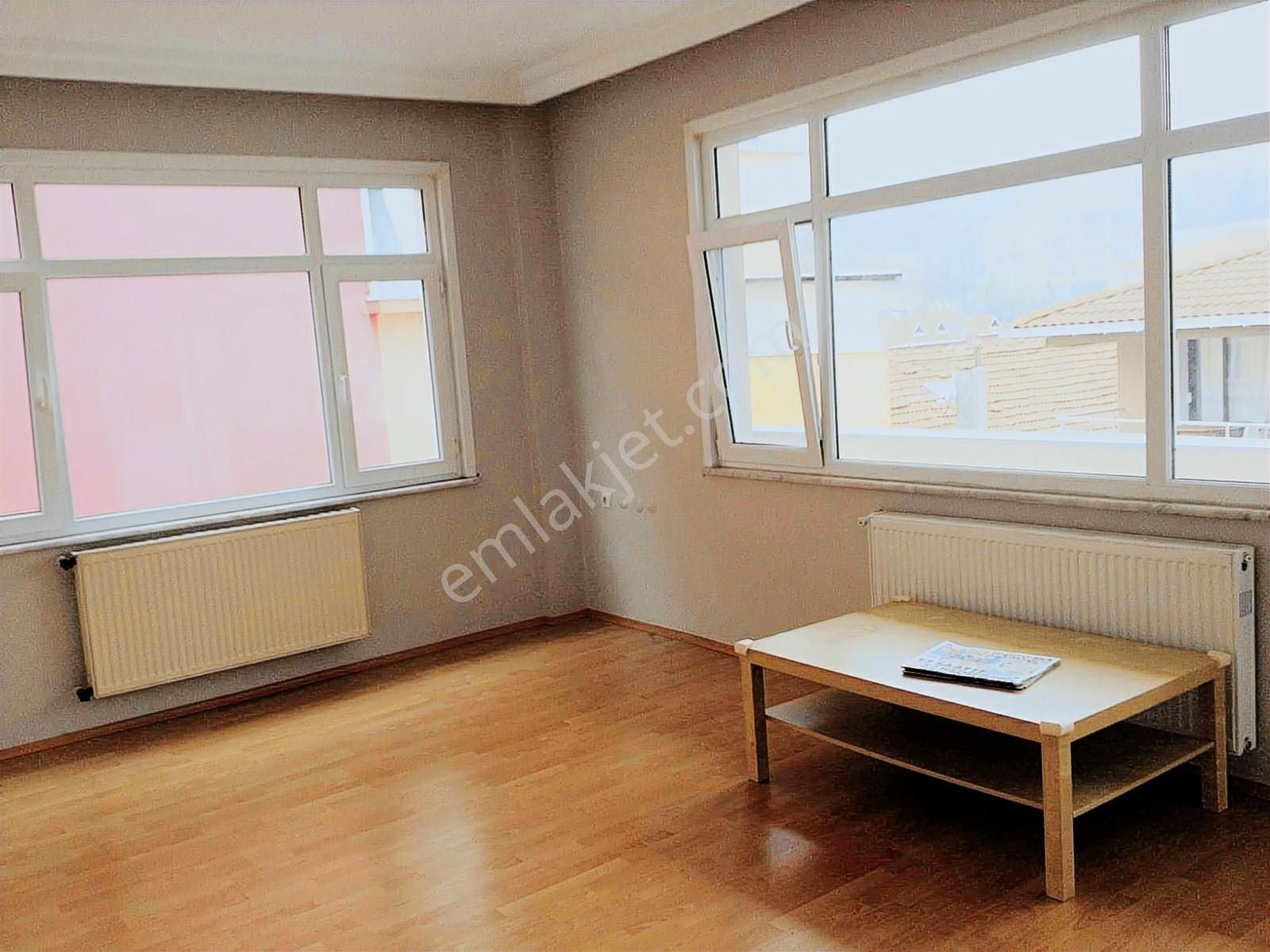 Satılık 2+1 Yeniköy Merkezde Sahile Yakın Konumda Daire