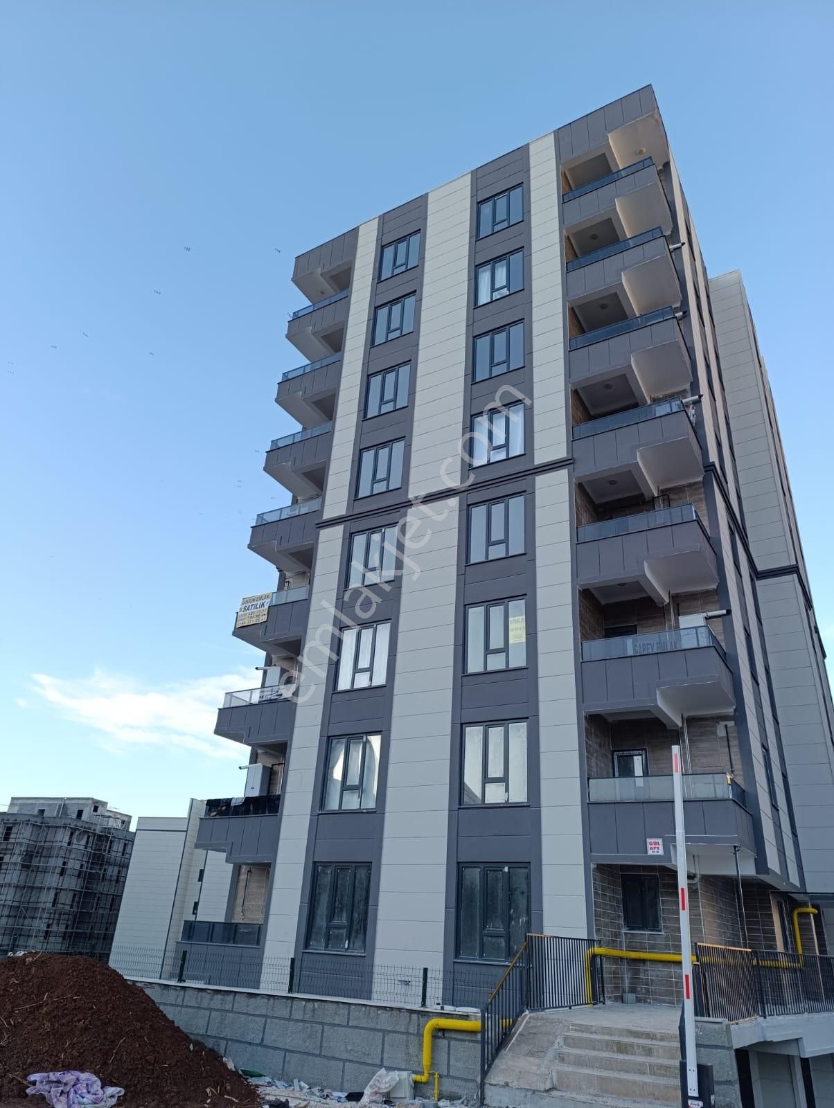 Uygun Emlaktan Karaköprü Narlıkuyuda Düz Giriş Kat 1+1 Odalı Sıfır Bina Satılık Daire.