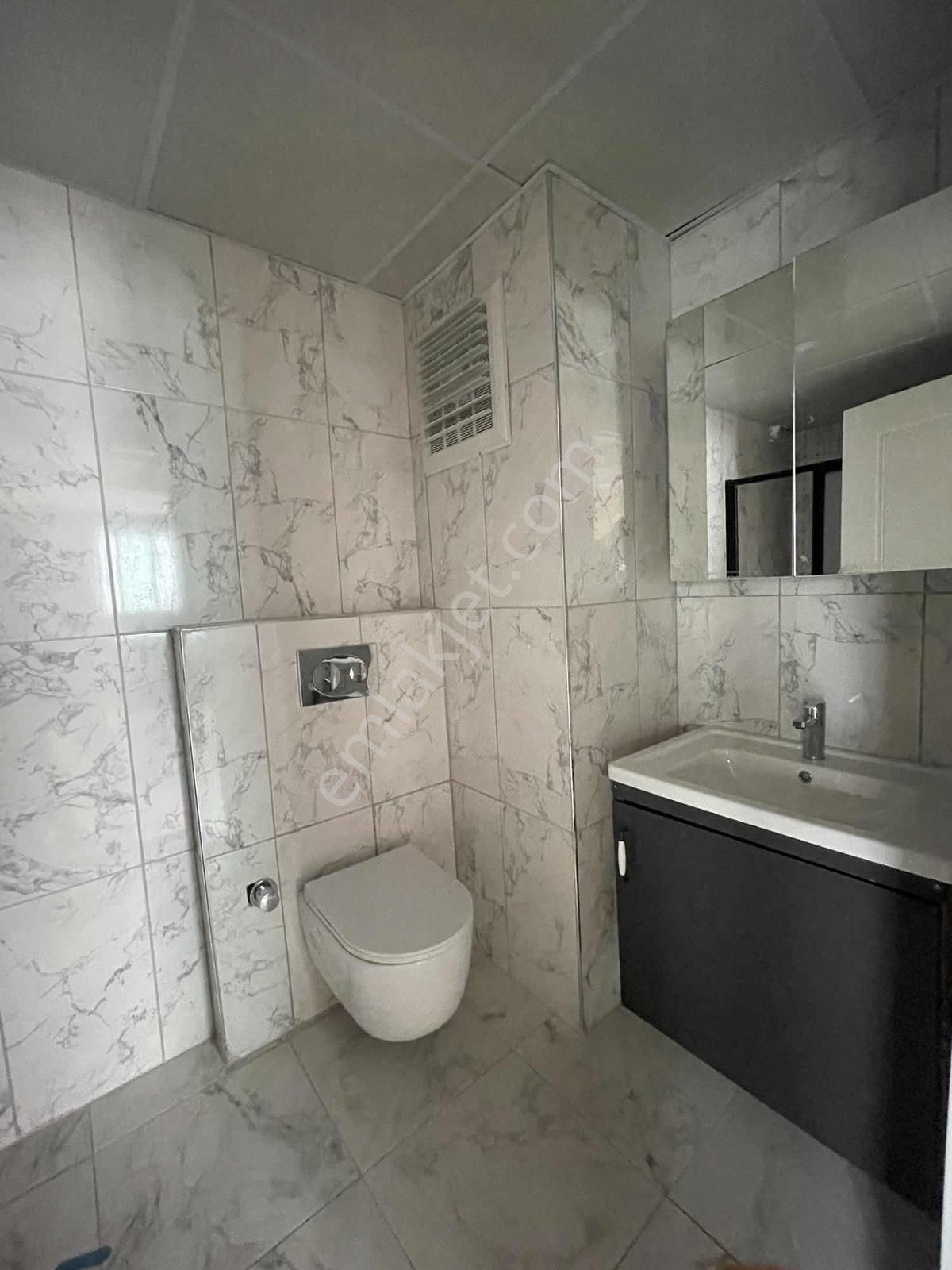 Stadyum~civarı~1+1~ankastreli~caddeye~yakın~balkonlu~site~içi~ - Görsel 8
