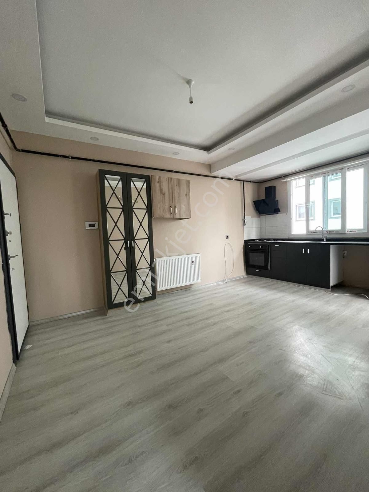 Stadyum~civarı~1+1~ankastreli~caddeye~yakın~balkonlu~site~içi~ - Görsel 14