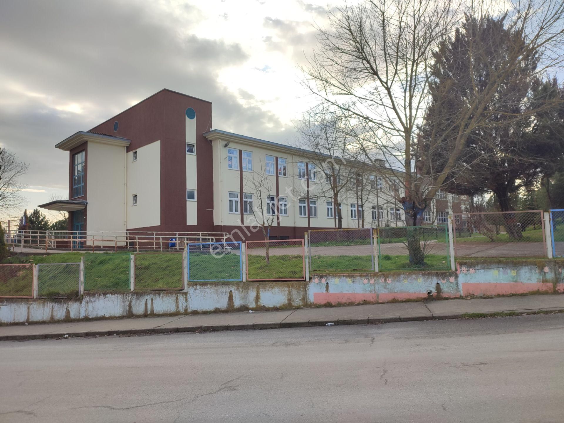 15 Temmuz Camili Mahallesi 1502 Ada İçerisinde Kiralık Daire - Görsel 3