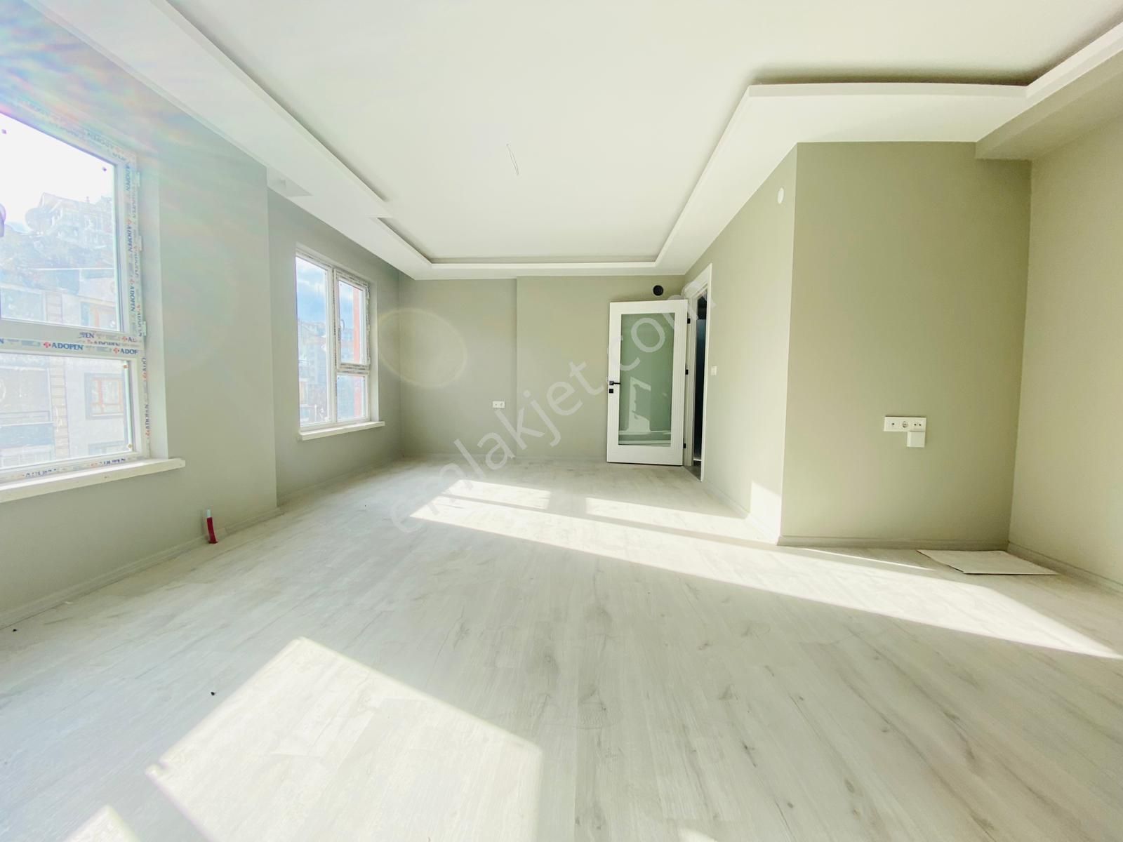 Şahintepe'de Sıfır Binada 6+1 Satılık Dubleks Daire !!! - Görsel 2