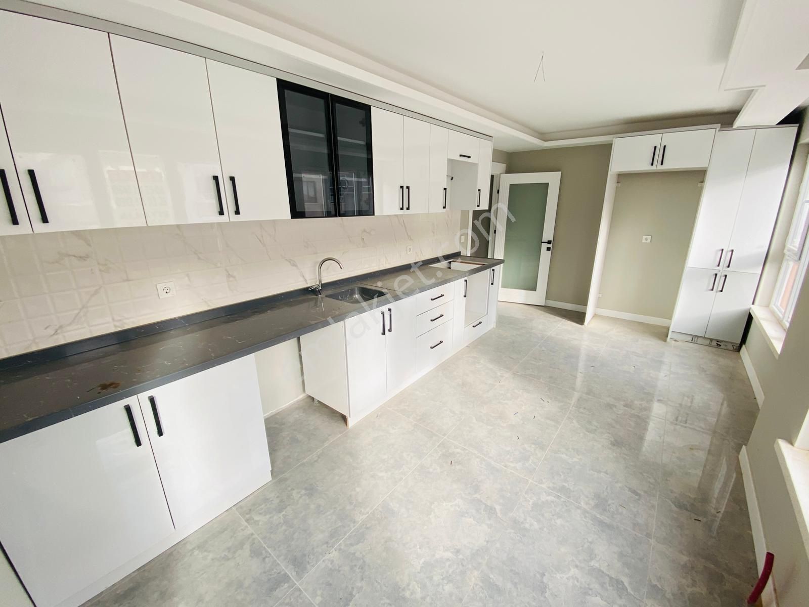 Şahintepe'de Sıfır Binada 6+1 Satılık Dubleks Daire !!! - Görsel 7