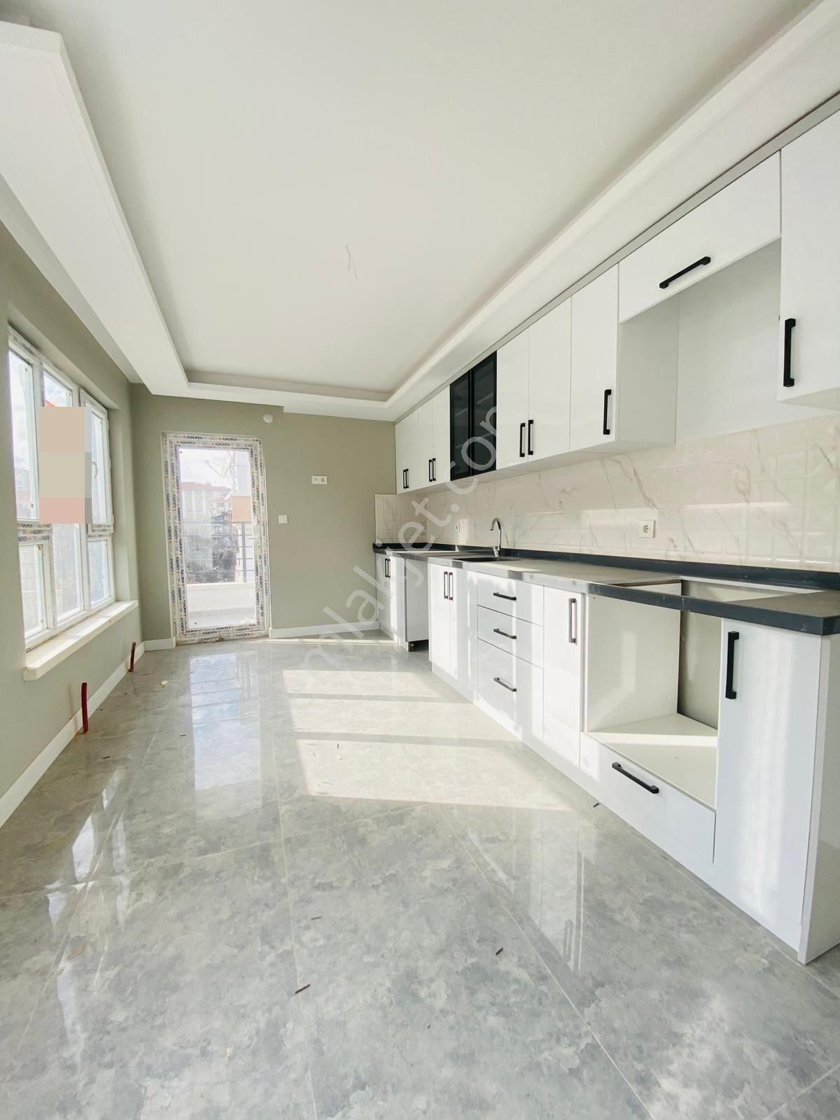 Şahintepe'de Sıfır Binada 6+1 Satılık Dubleks Daire !!! - Görsel 6