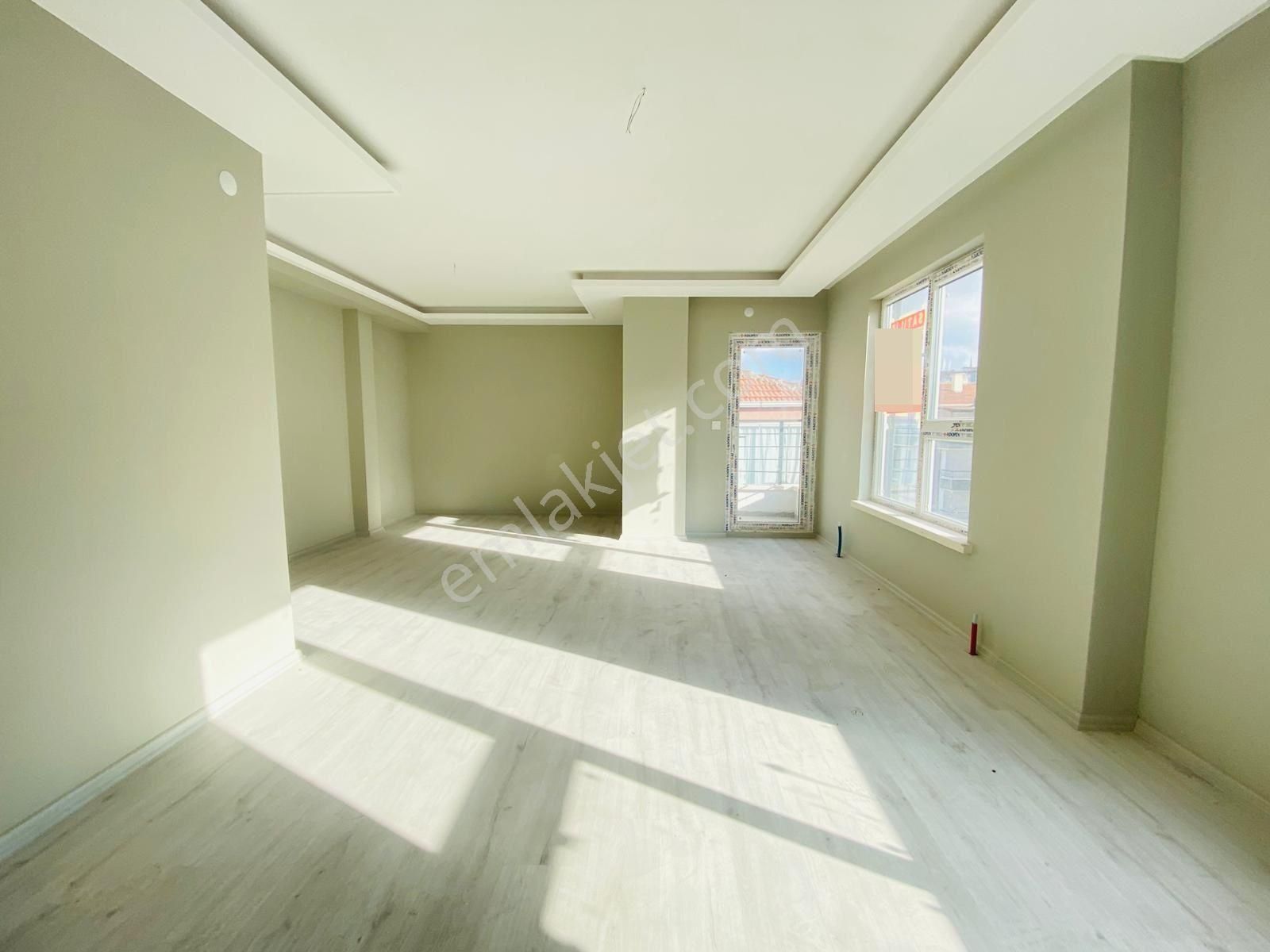 Şahintepe'de Sıfır Binada 6+1 Satılık Dubleks Daire !!!