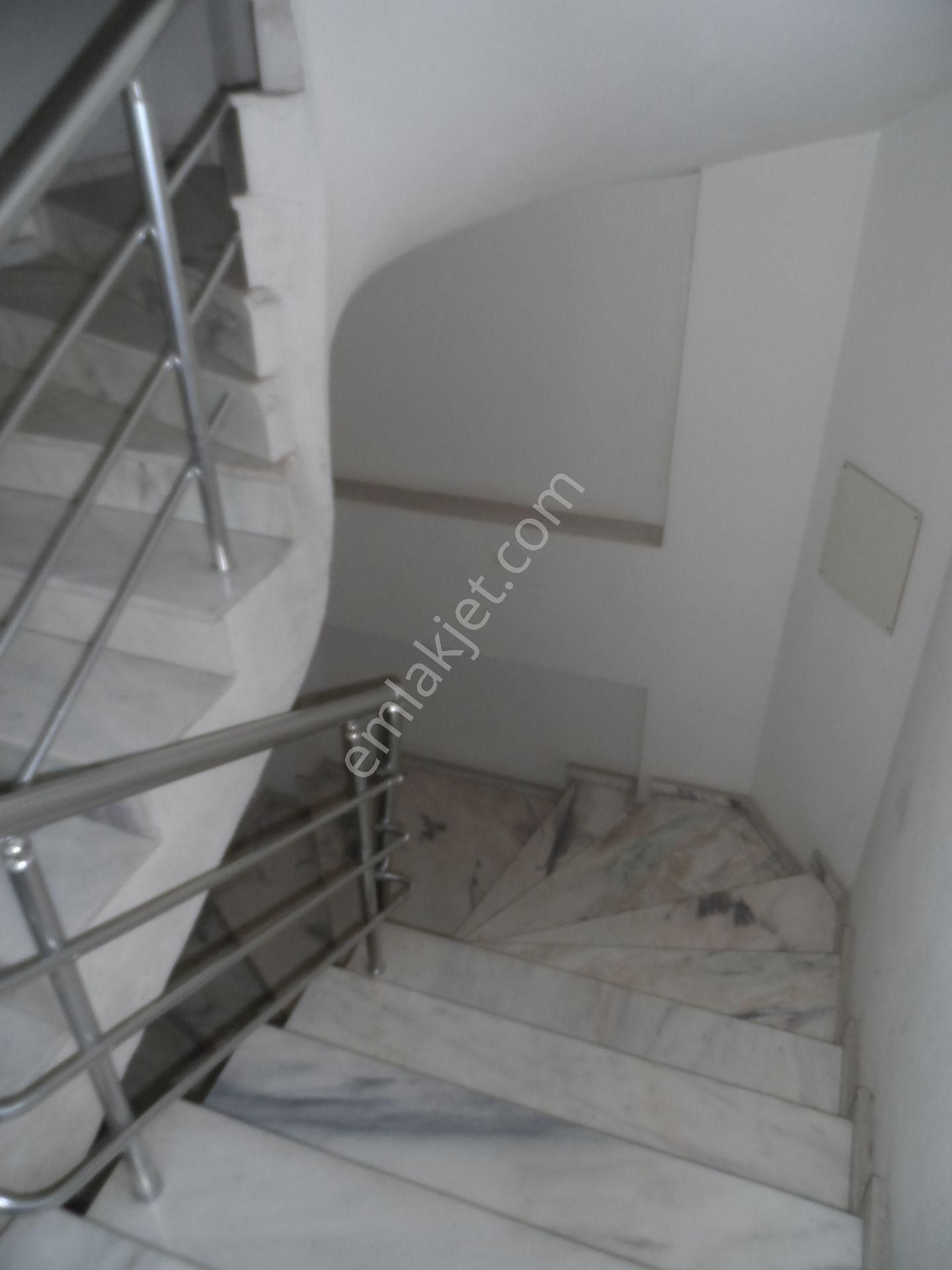 Nazilli Ege Emlak Ofisinden Sümer Mah. Hürriyet Caddesinde 1+1 Satılık Daire - Görsel 3