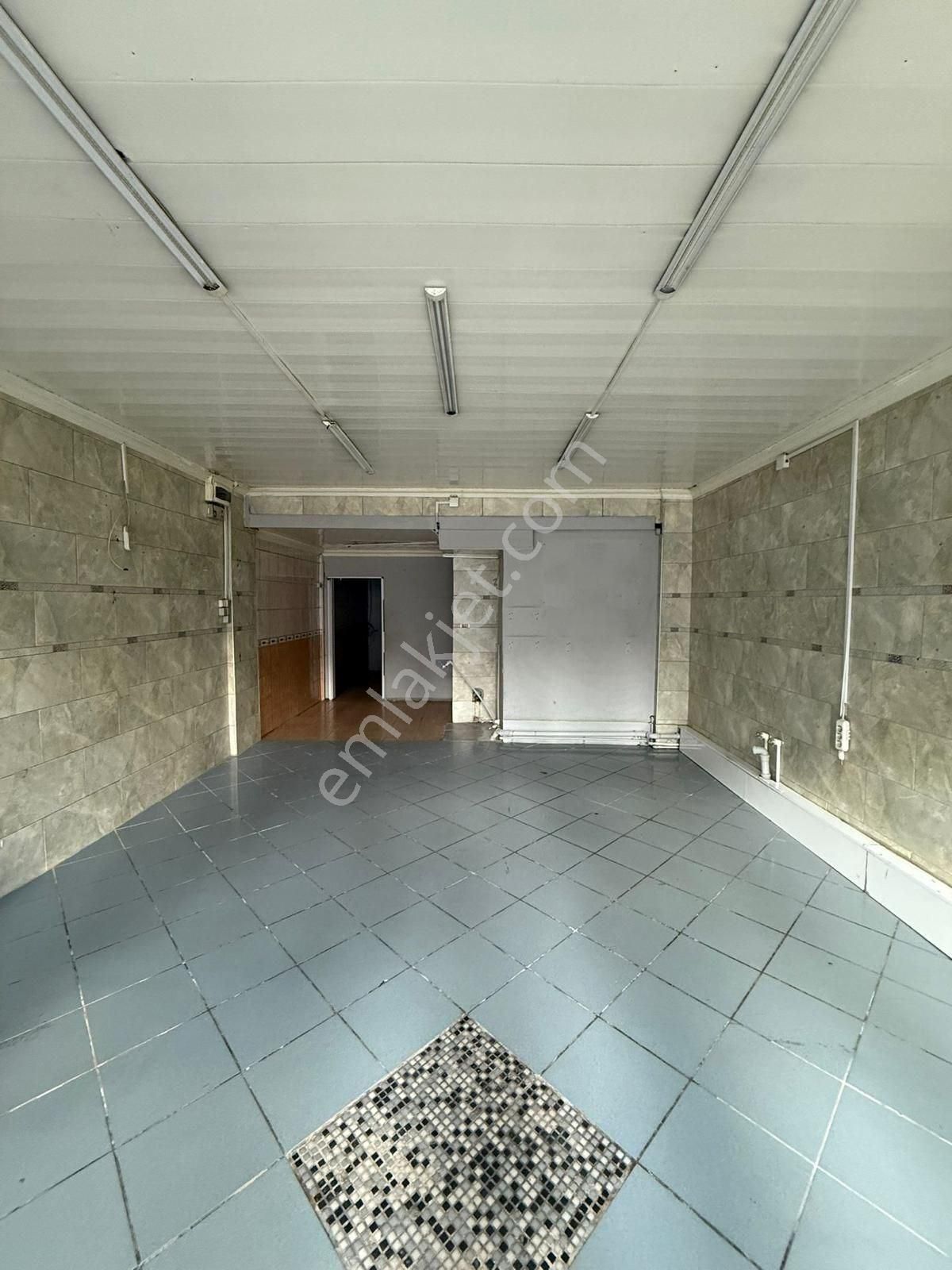 Urla Sanat Sokağına Yakın Yanyana 2 Dükkan Kurumsala Kiralık - Görsel 3
