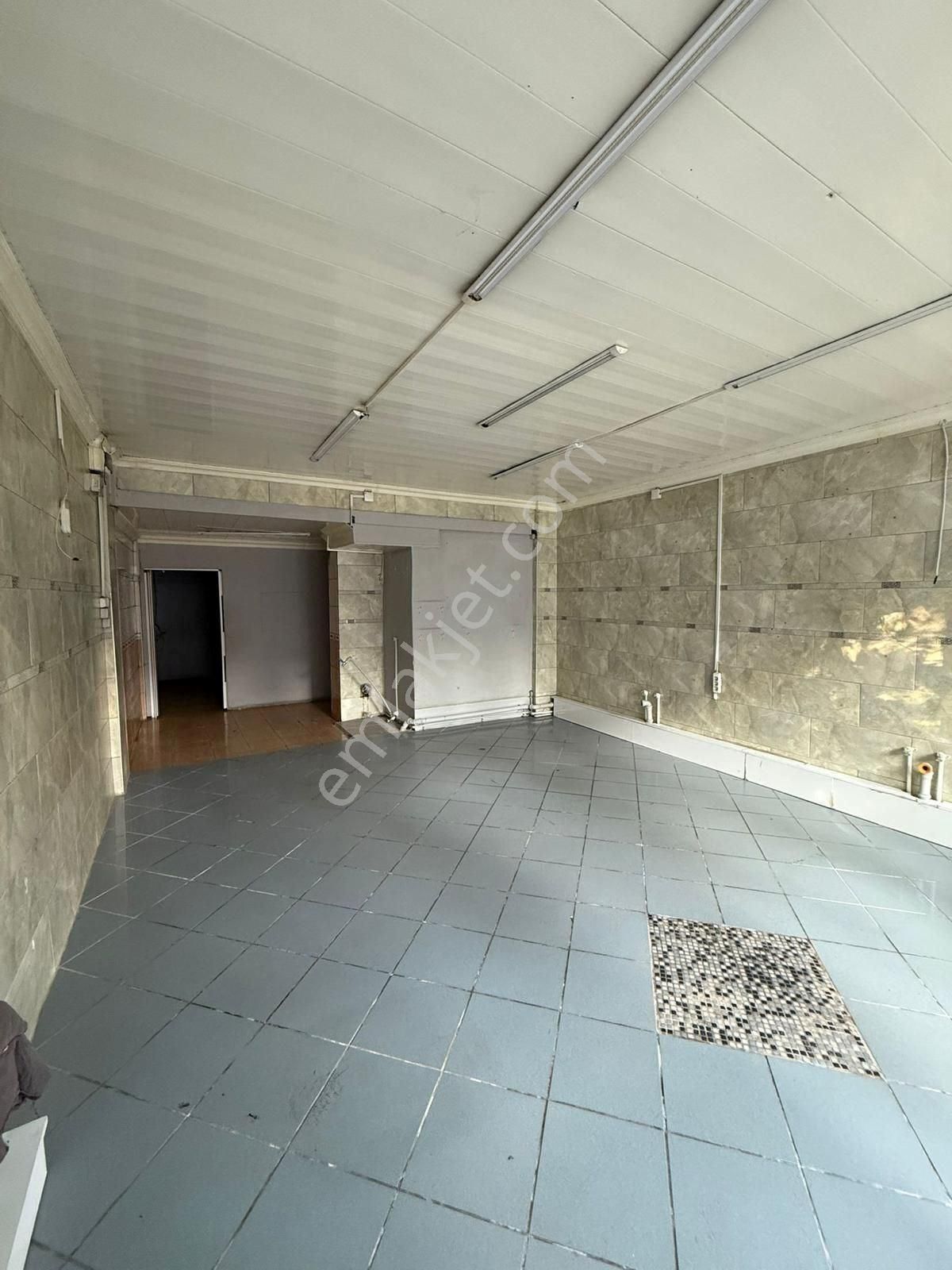 Urla Sanat Sokağına Yakın Yanyana 2 Dükkan Kurumsala Kiralık - Görsel 2