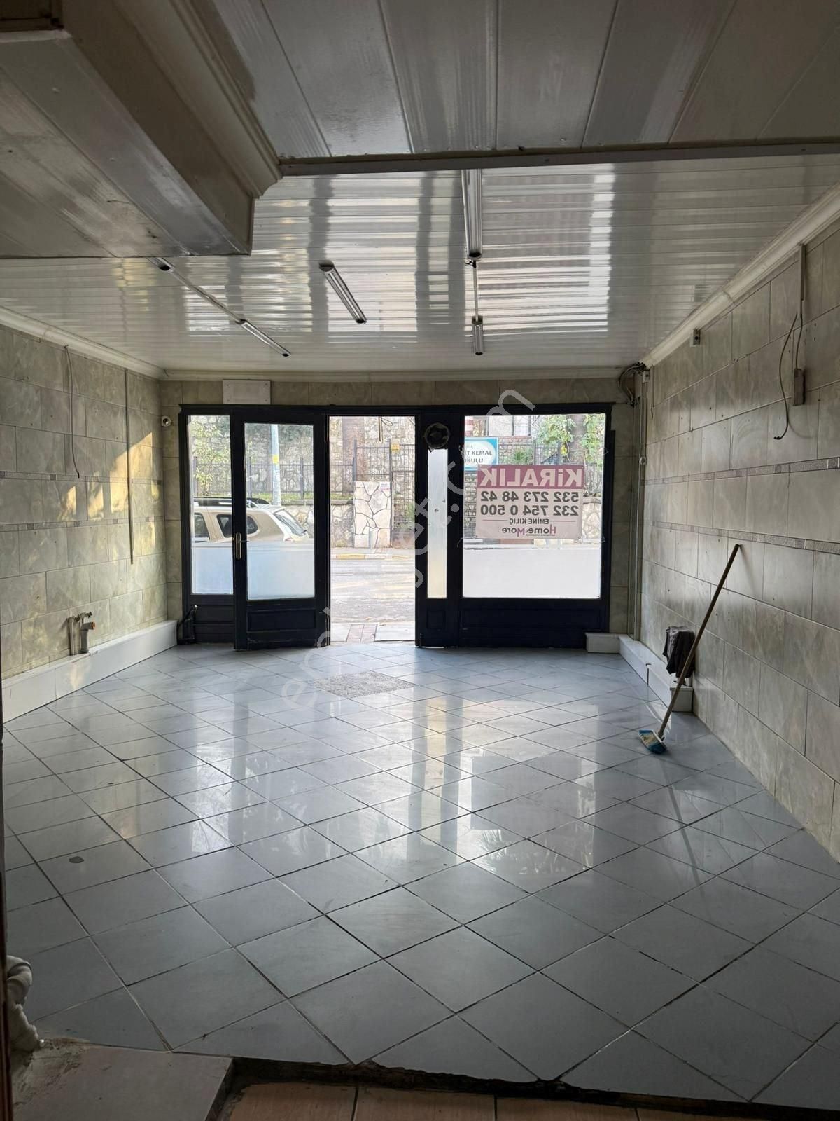 Urla Sanat Sokağına Yakın Yanyana 2 Dükkan Kurumsala Kiralık - Görsel 5