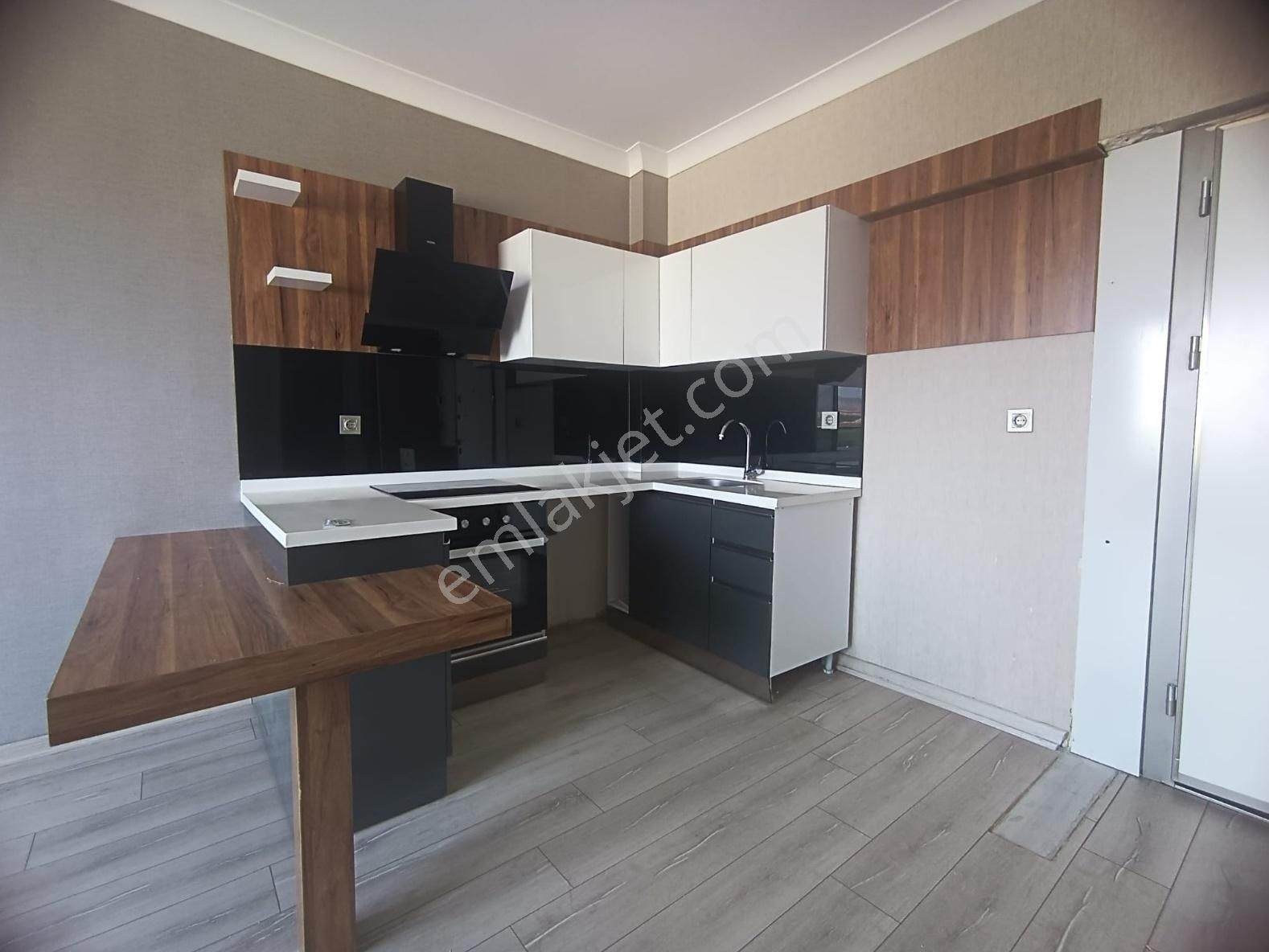 Cumhuriyet Mah İstgatede Metro Yanı Orman Cephe 1+1kiralık Daire - Görsel 9