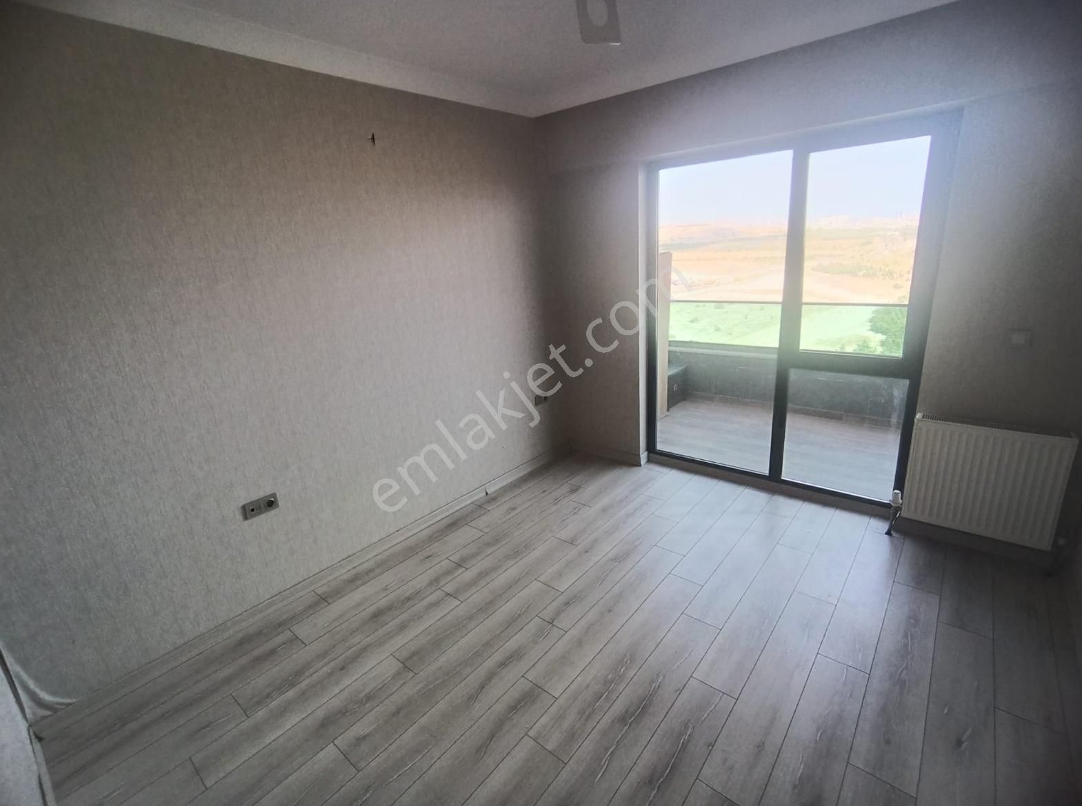 Cumhuriyet Mah İstgatede Metro Yanı Orman Cephe 1+1kiralık Daire - Görsel 4