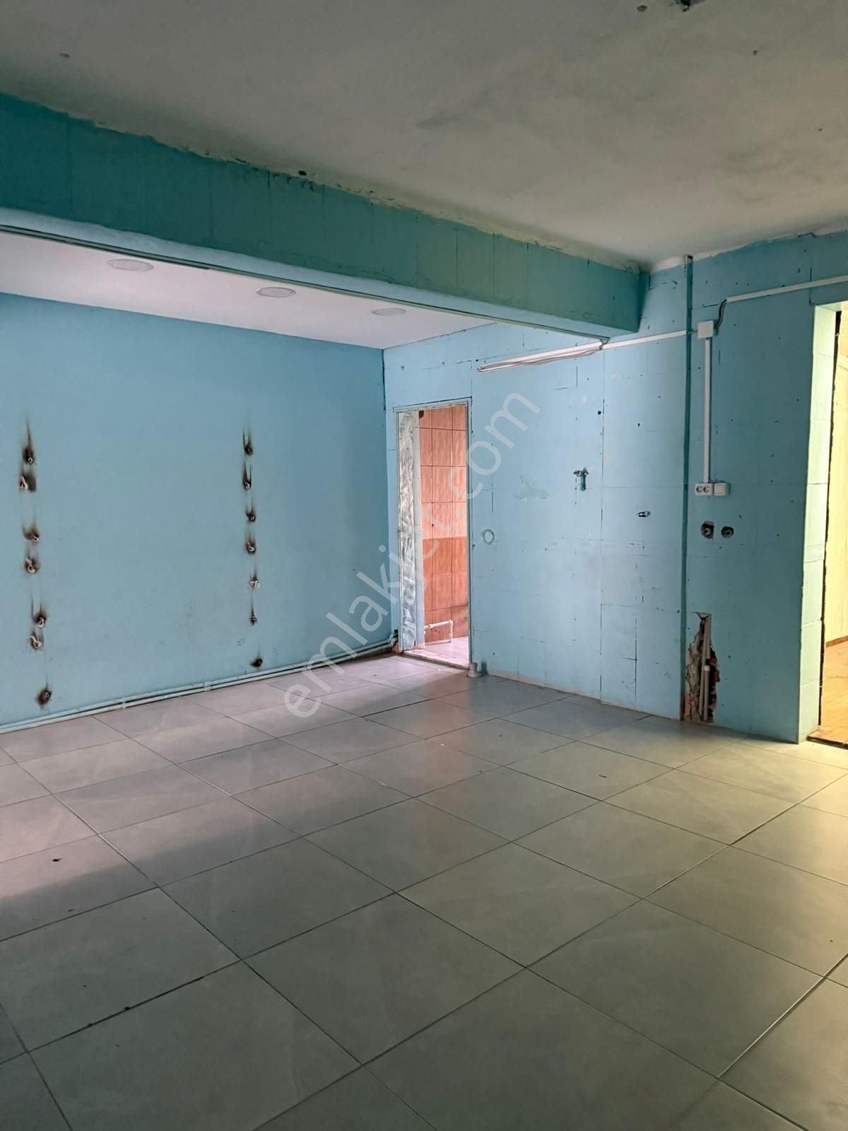 Urla Sanat Sokağına Yakın Yanyana 2 Dükkan Kurumsala Kiralık - Görsel 8