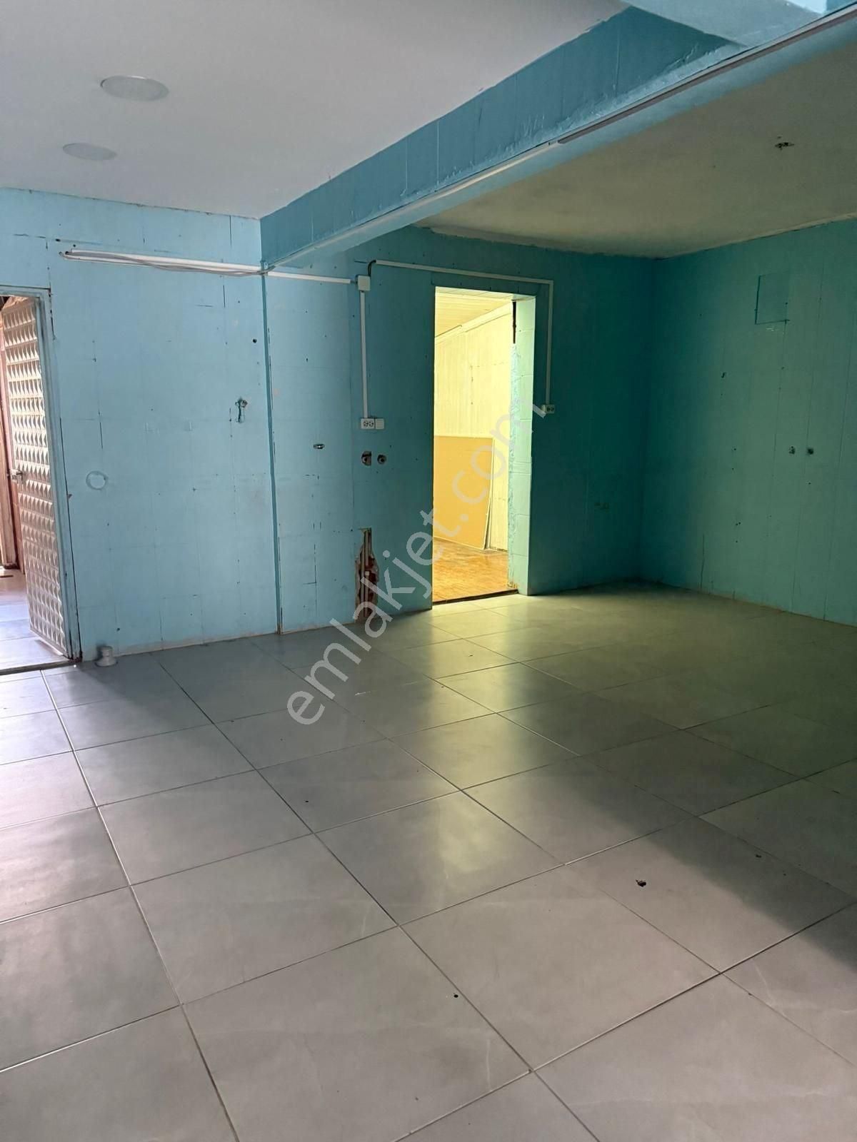 Urla Sanat Sokağına Yakın Yanyana 2 Dükkan Kurumsala Kiralık - Görsel 11