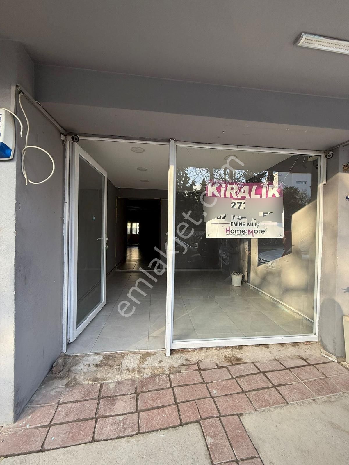 Urla Sanat Sokağına Yakın Yanyana 2 Dükkan Kurumsala Kiralık