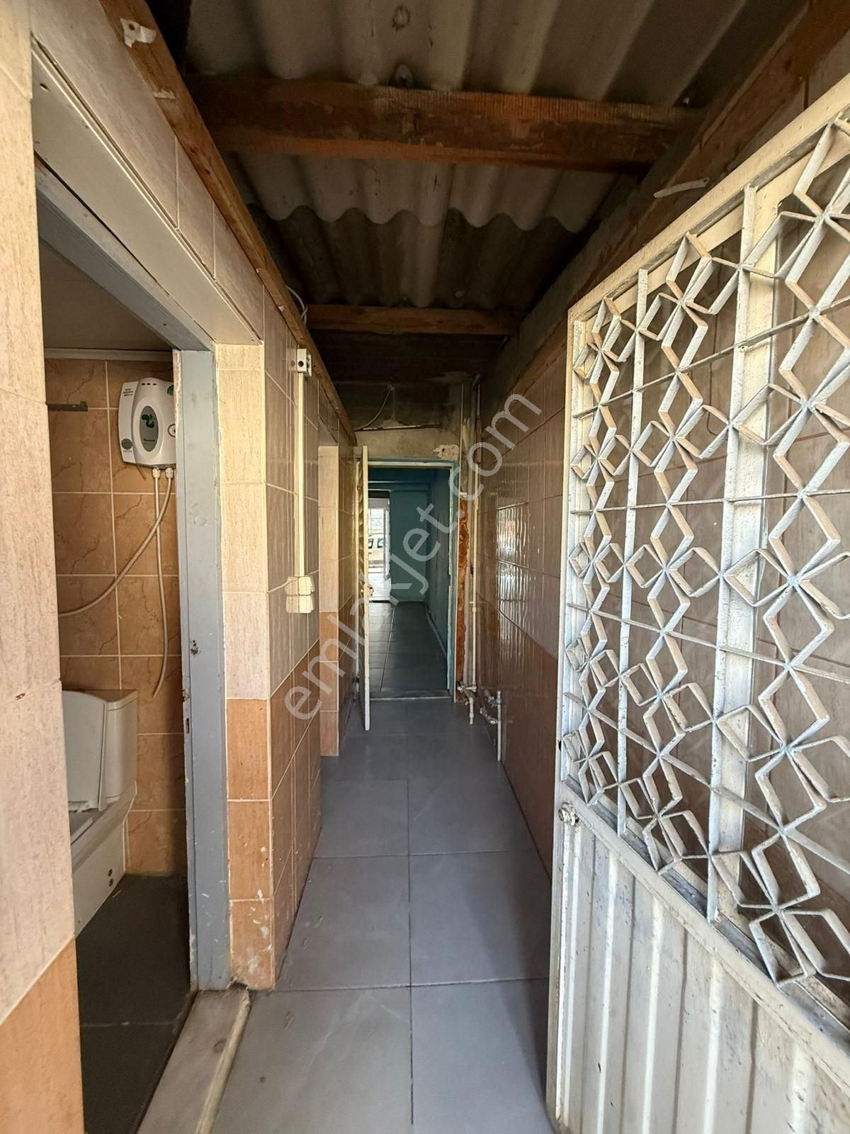 Urla Sanat Sokağına Yakın Yanyana 2 Dükkan Kurumsala Kiralık - Görsel 16