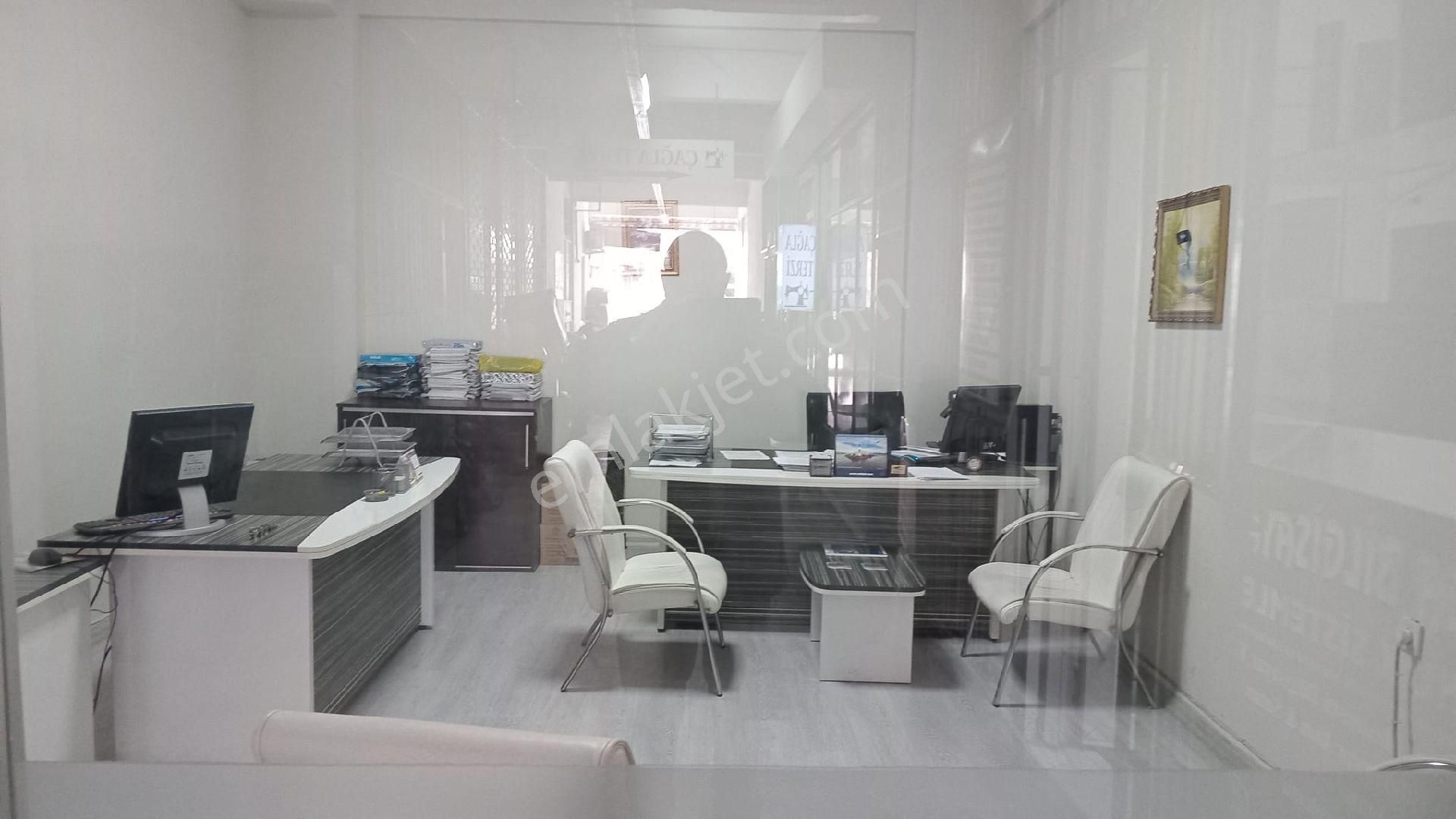 Aliağa Merkezde İşlek Pasaj İçinde Dükkan Satılıktır