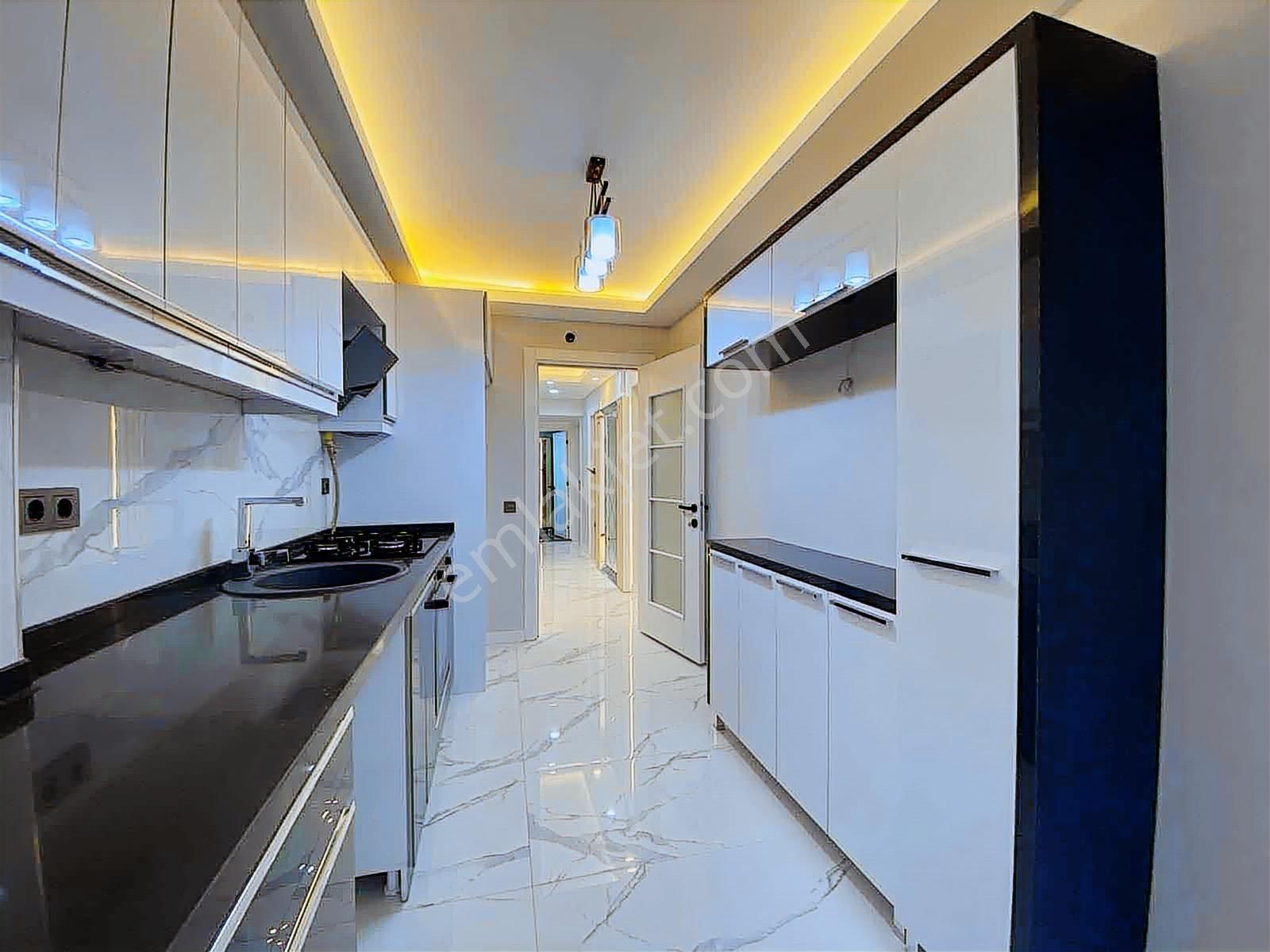 Türker Emlak I 3+1 120m² , Masrafsız , Köşe Konumlu Satılık - Görsel 31