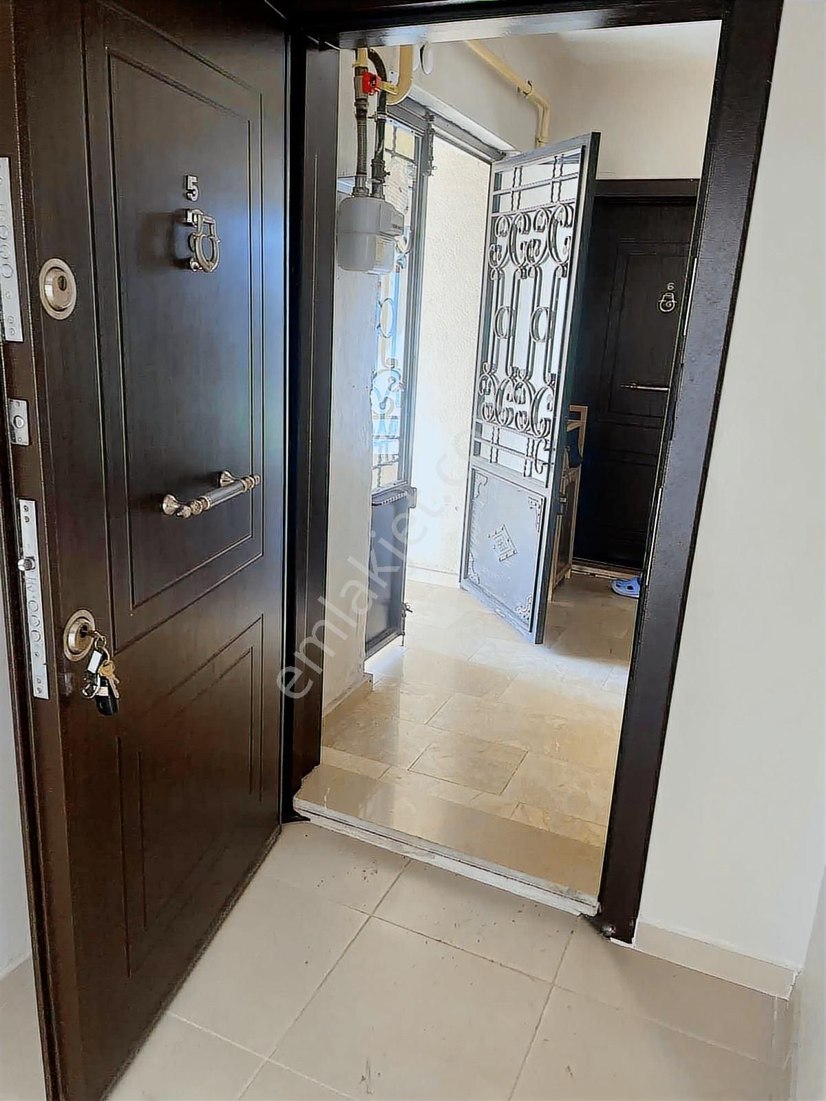 K Terminale Giderken 2 Katlının 1 Katı Çarşıya Yürüme Mesafe - Görsel 18