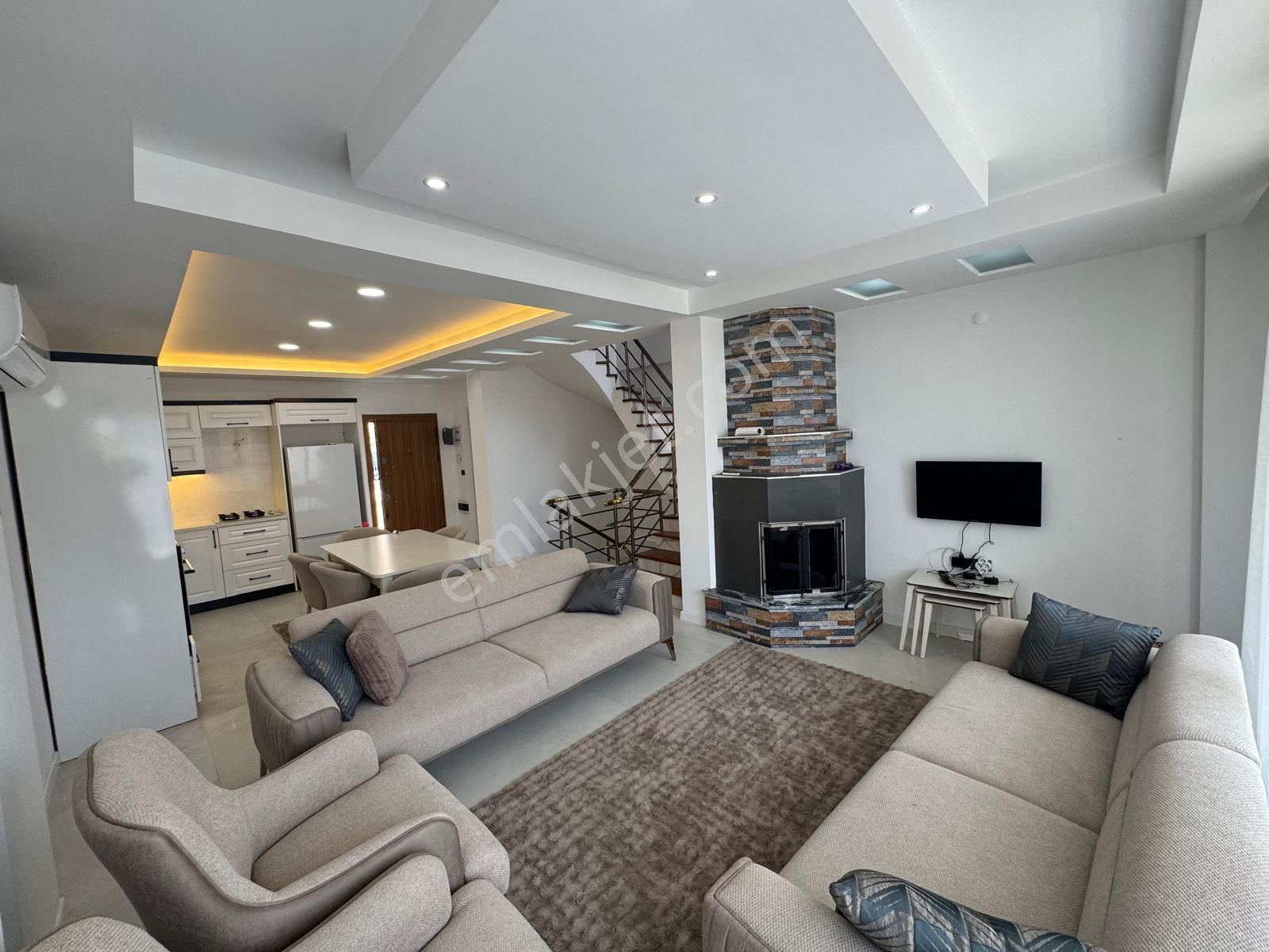 Soğucak'ta Tek Müstakil Villa - Görsel 2