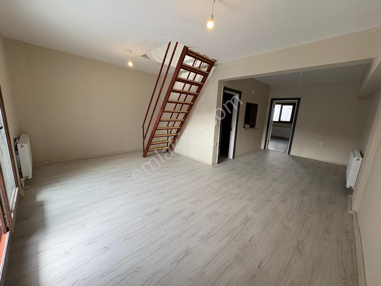 Örnekkentde 4+2 Satılık Bahçesi Olan Dubleks Daire - Görsel 13