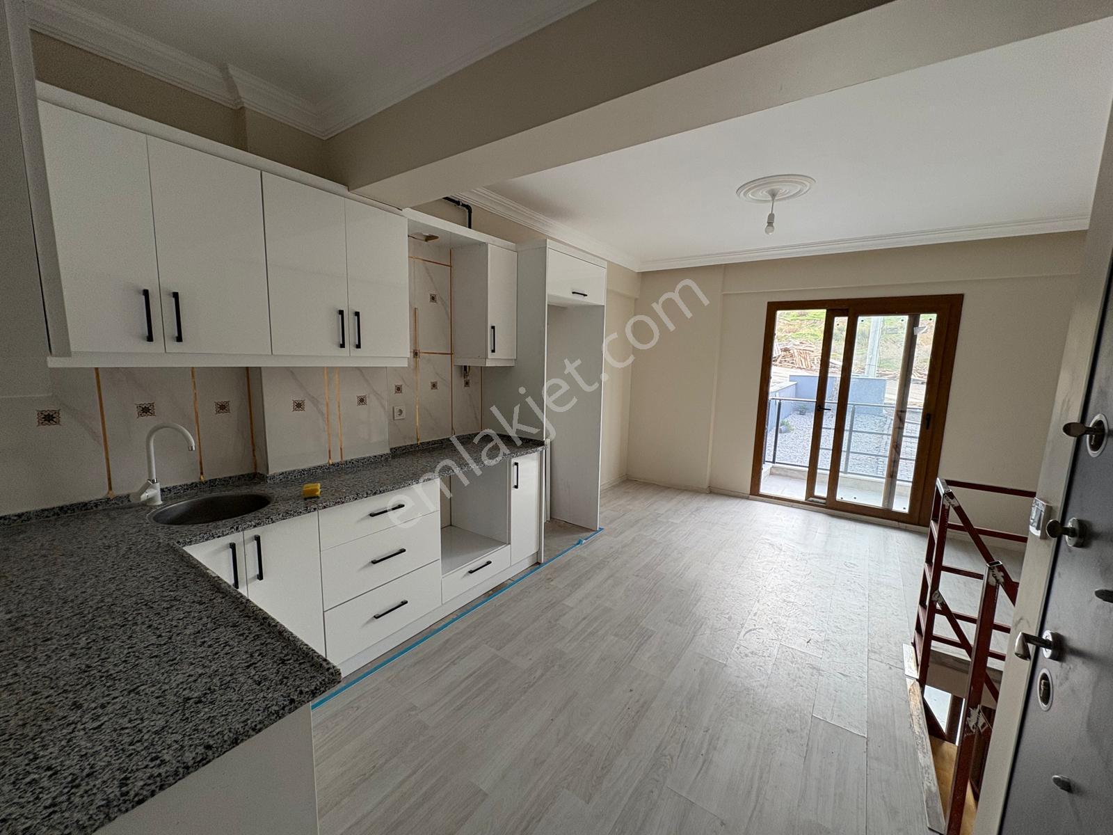Örnekkentde 4+2 Satılık Bahçesi Olan Dubleks Daire