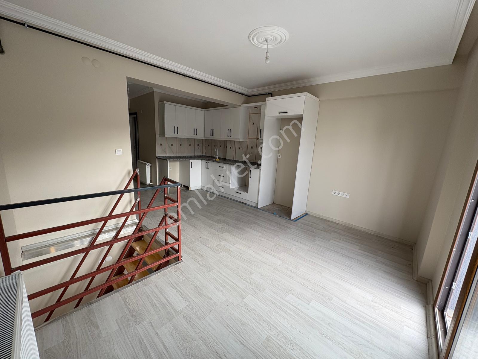 Örnekkentde 4+2 Satılık Bahçesi Olan Dubleks Daire - Görsel 3