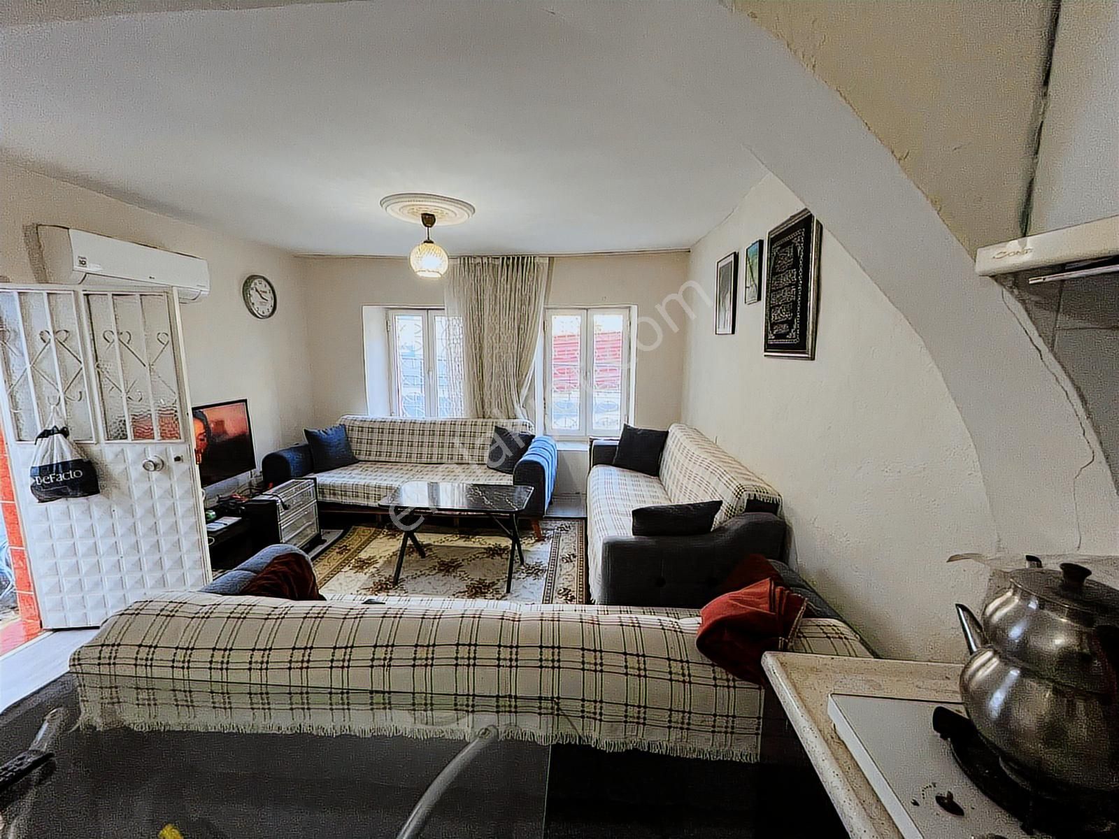 Eşrefpaşa'da Satılık Arsa Üzerinde Müstakil Ev Fırsatı !!! - Görsel 5