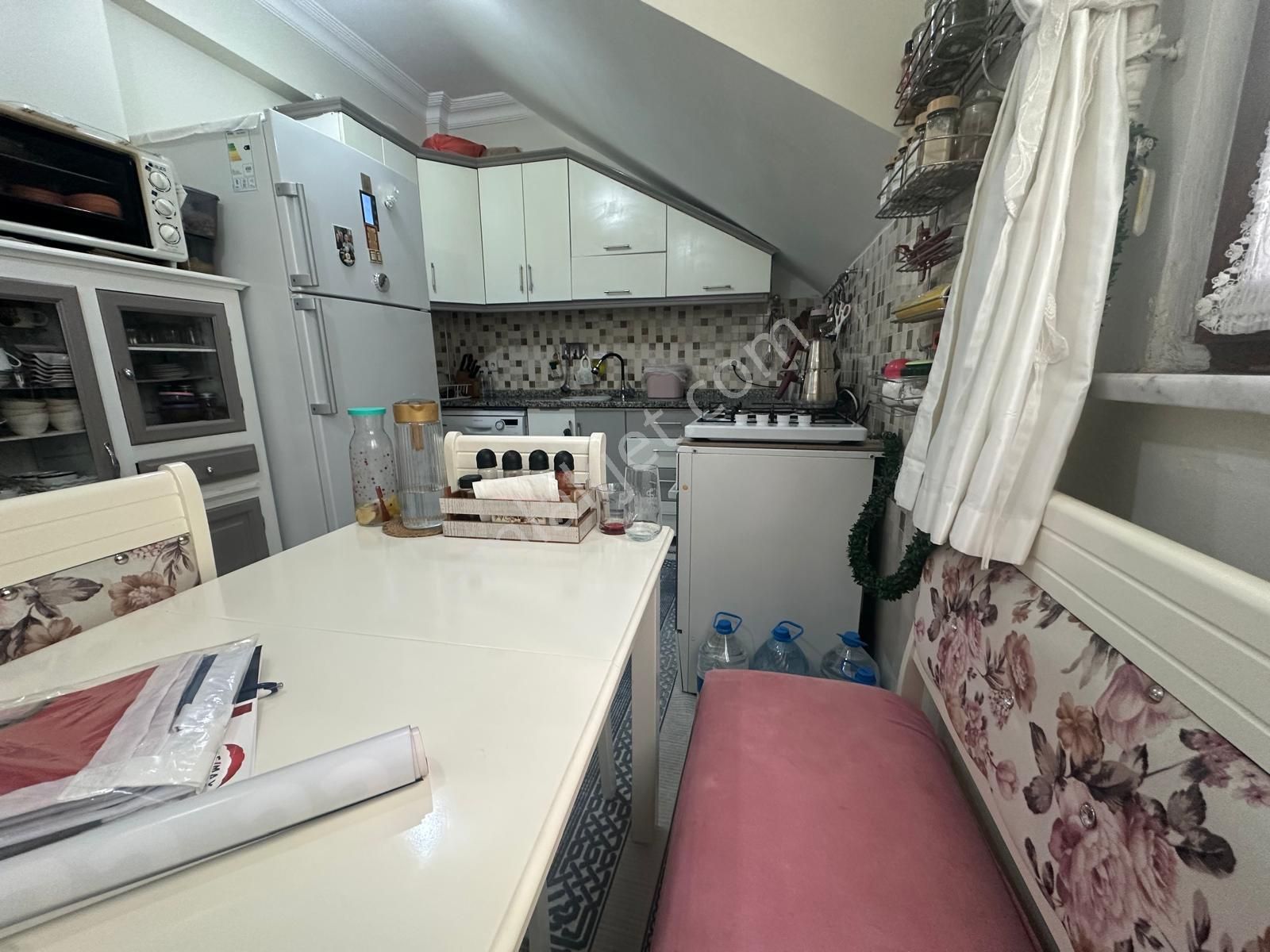 Kiraz Bahçesi Karşısında Metroya 5 Dk Mesafede Geniş 2+1 Daire - Görsel 8