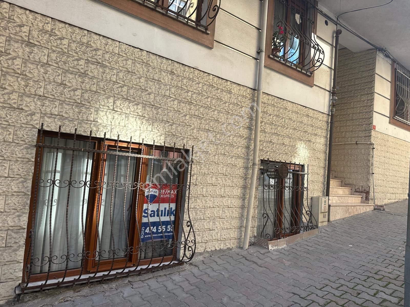 Kiraz Bahçesi Karşısında Metroya 5 Dk Mesafede Geniş 2+1 Daire - Görsel 2