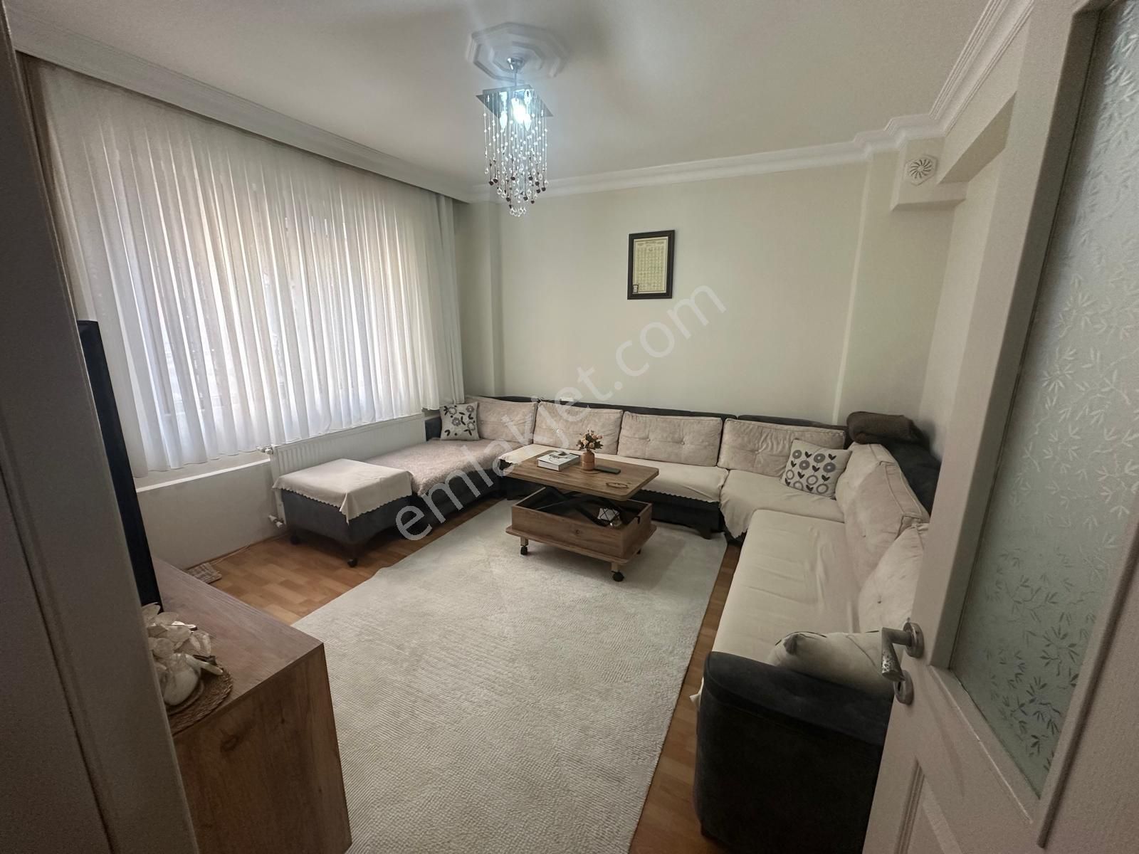 Kiraz Bahçesi Karşısında Metroya 5 Dk Mesafede Geniş 2+1 Daire