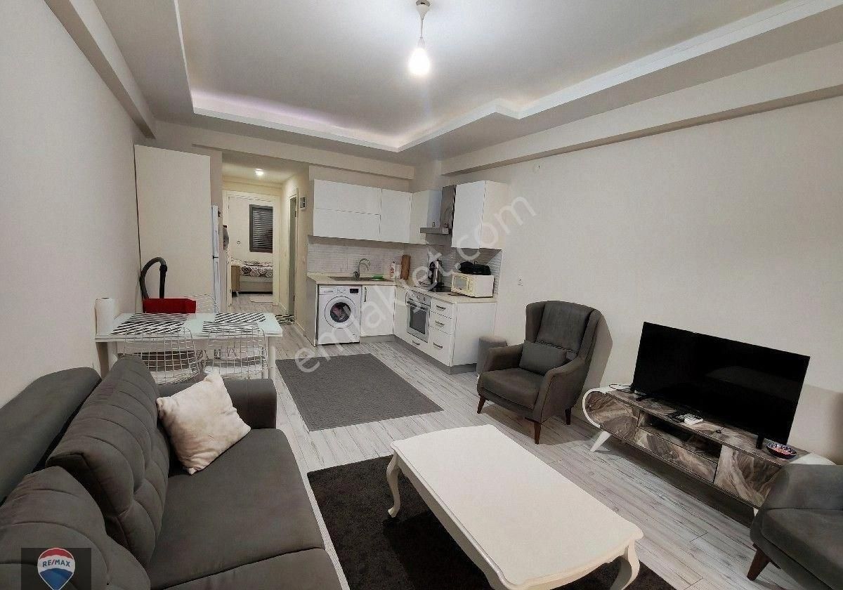 Kuşadası Kadınlar Denizinde, Sahile 100 Metre, Bahçe Kullanımlı, Eşyalı Kiralık 1+1 Daire - Görsel 5