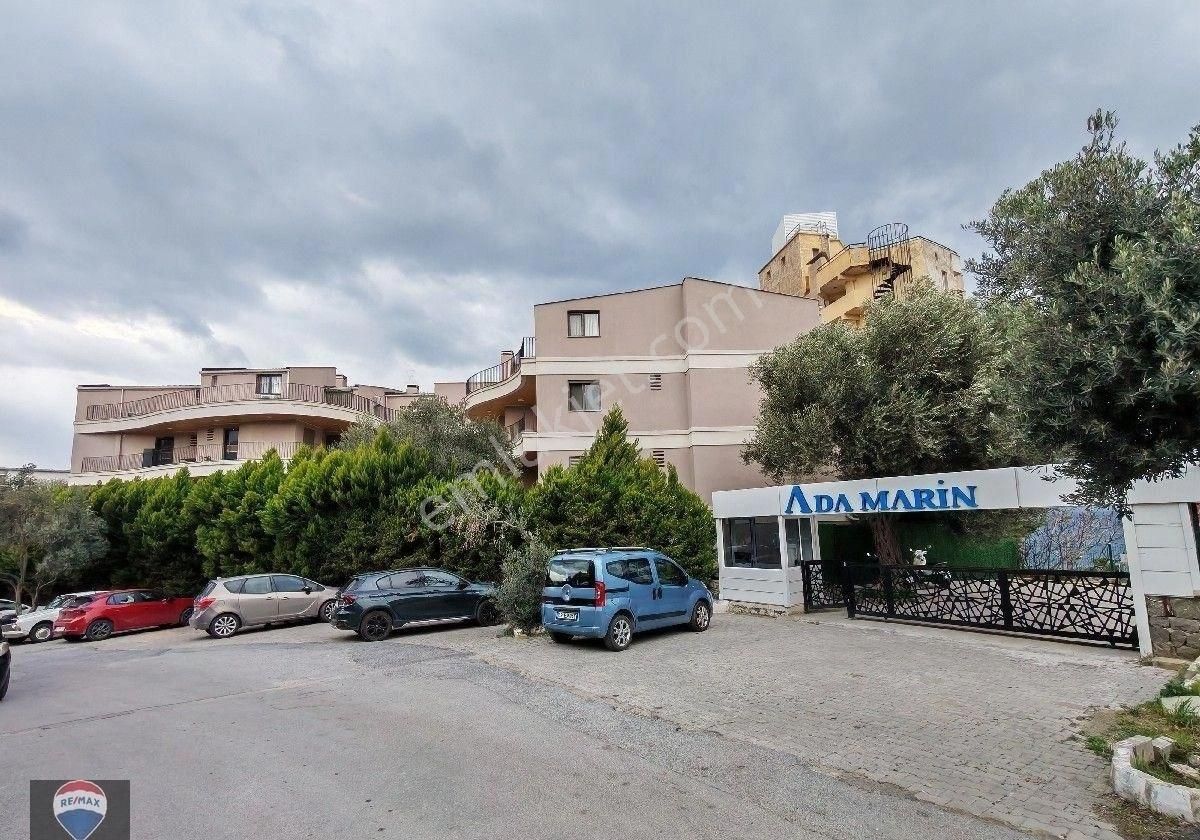 Kuşadası Kadınlar Denizinde, Sahile 100 Metre, Bahçe Kullanımlı, Eşyalı Kiralık 1+1 Daire