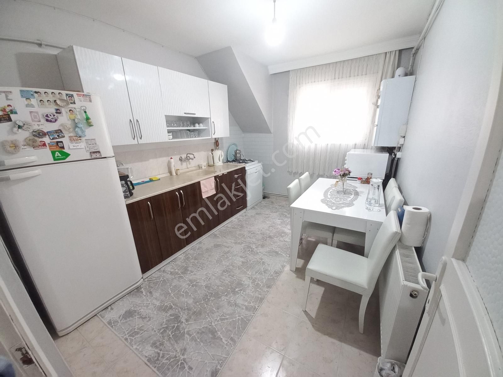 Şeref Emlak Satılık Otoparklı Bahçeli Ferah Daire 3,250,000 Tl - Görsel 3