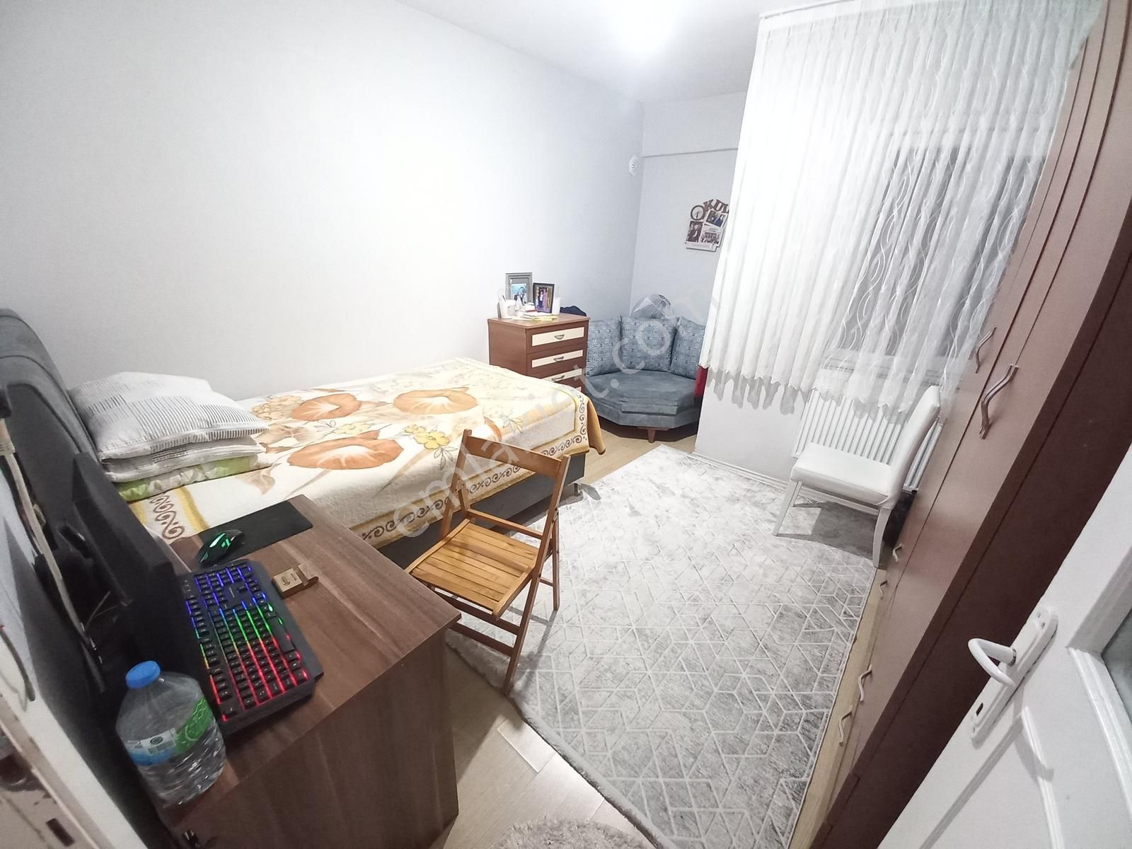 Şeref Emlak Satılık Otoparklı Bahçeli Ferah Daire 3,250,000 Tl - Görsel 4