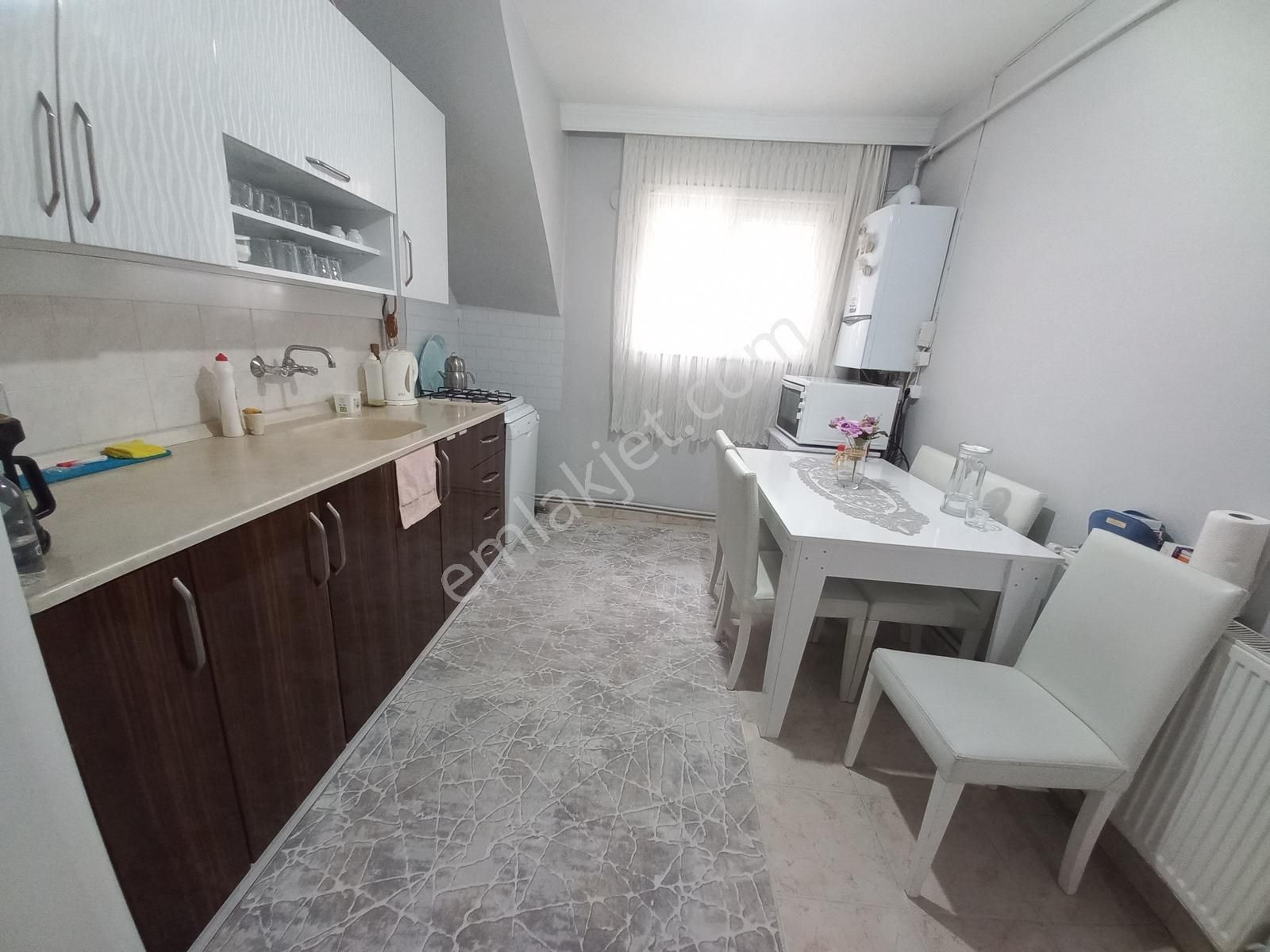 Şeref Emlak Satılık Otoparklı Bahçeli Ferah Daire 3,250,000 Tl