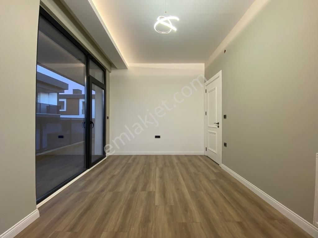 İldem Karşısı 4+1 İçi Yapılı Hemen Oturulur Tramvay Yakını Villa - Görsel 25