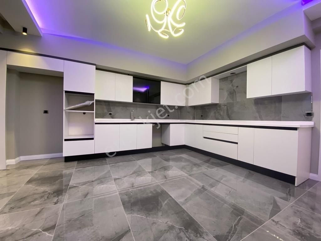 İldem Karşısı 4+1 İçi Yapılı Hemen Oturulur Tramvay Yakını Villa - Görsel 6