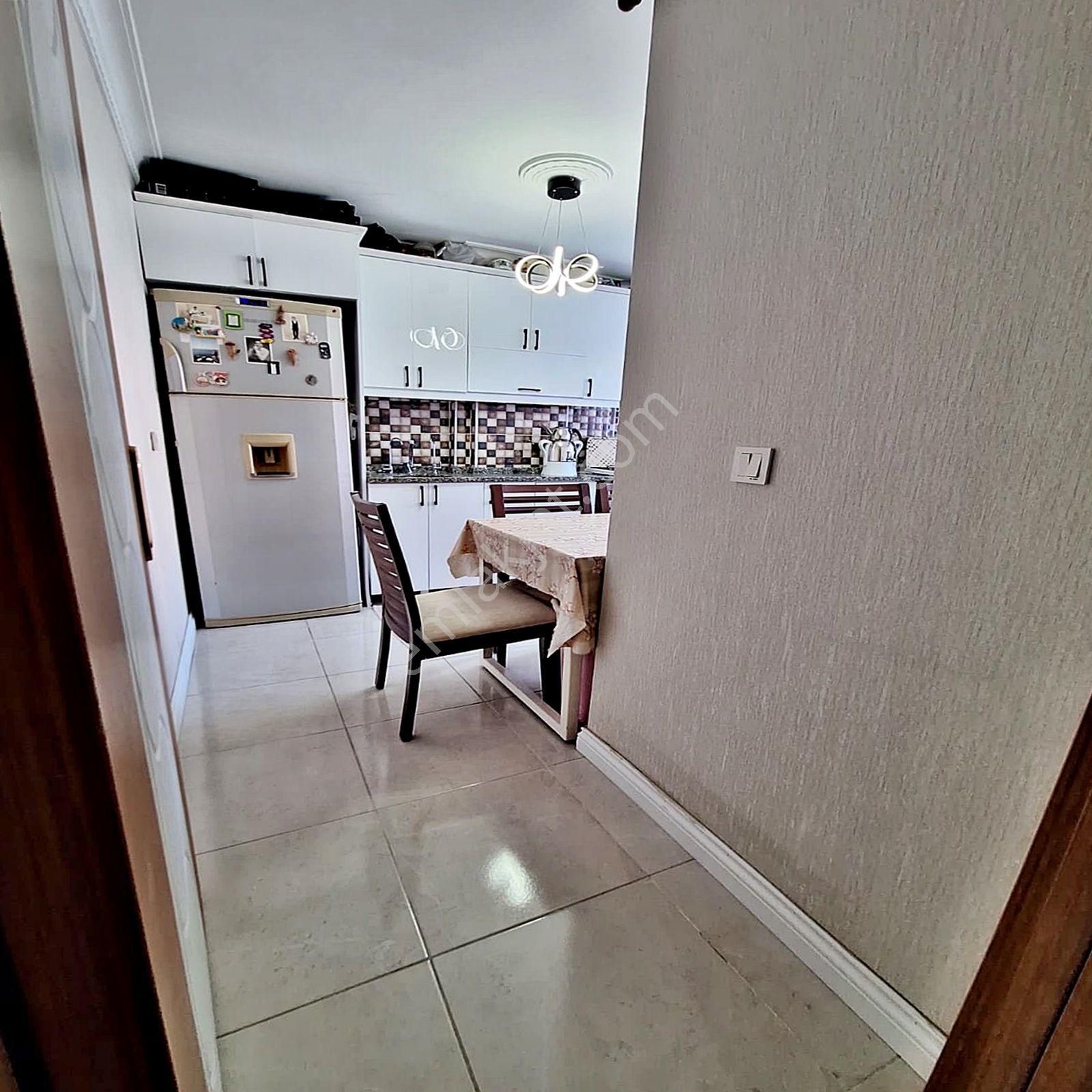 Esenyurt Çınar Mahallesinde 3+1 Çift Balkonlu Ara Kat Daire - Görsel 5