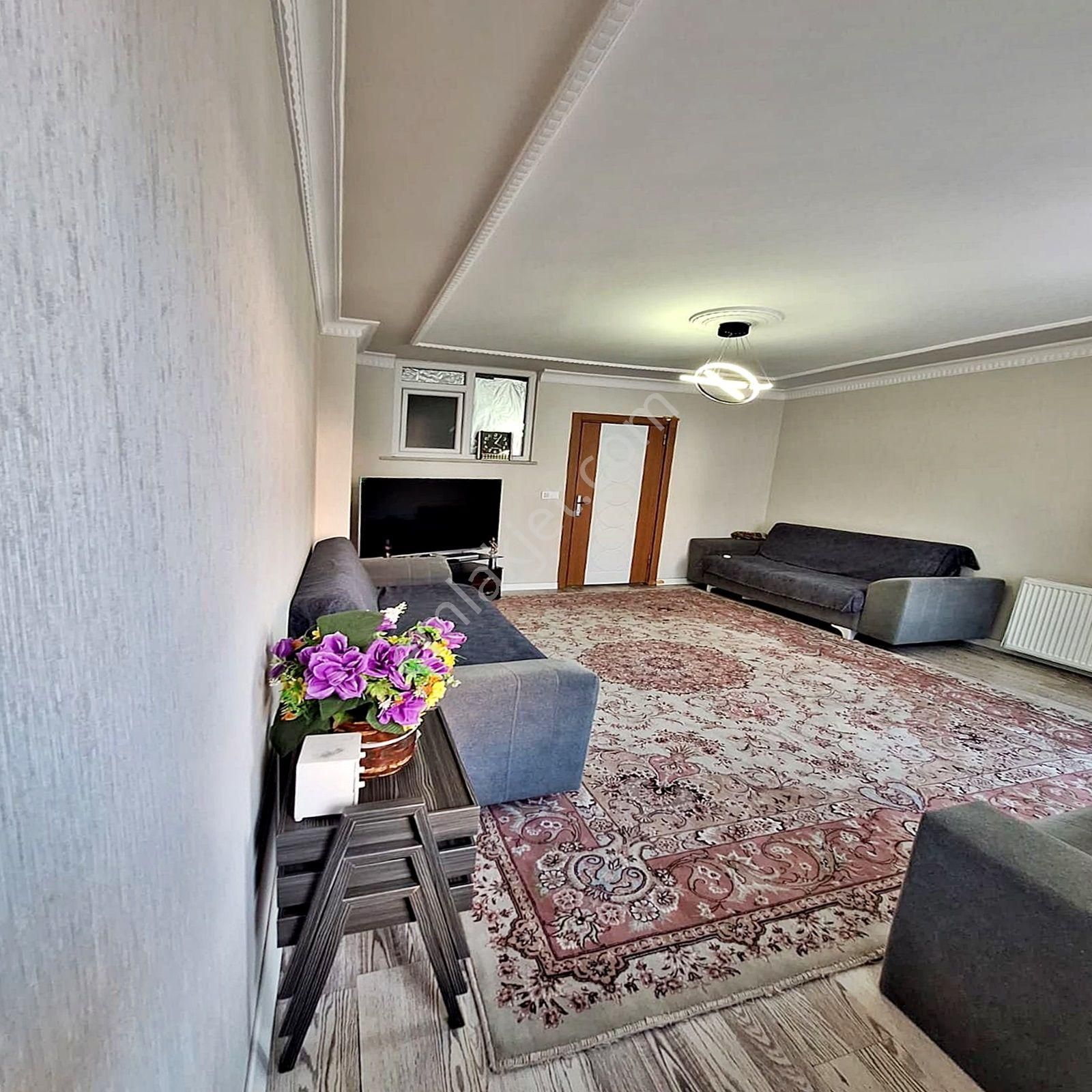 Esenyurt Çınar Mahallesinde 3+1 Çift Balkonlu Ara Kat Daire - Görsel 3