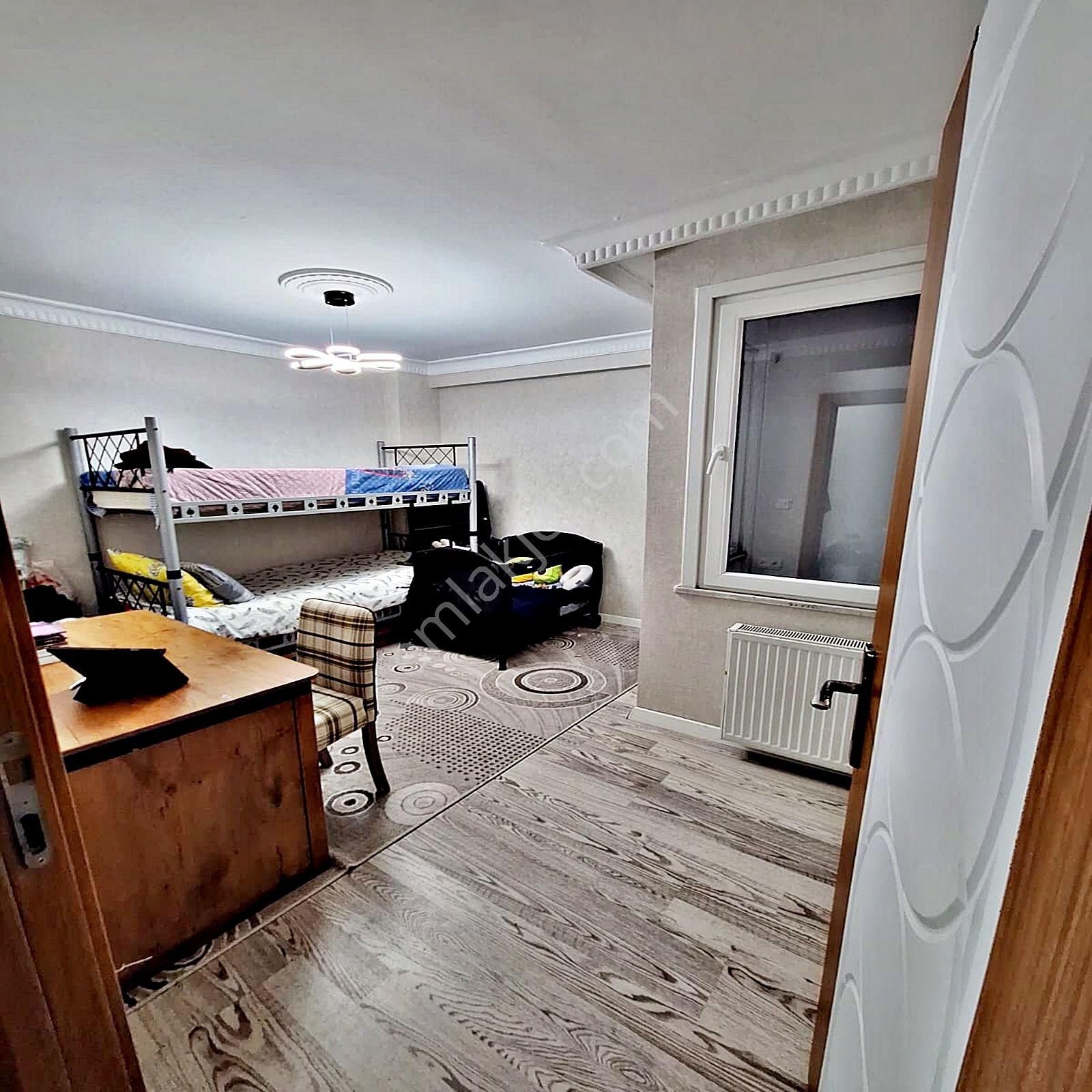 Esenyurt Çınar Mahallesinde 3+1 Çift Balkonlu Ara Kat Daire - Görsel 24