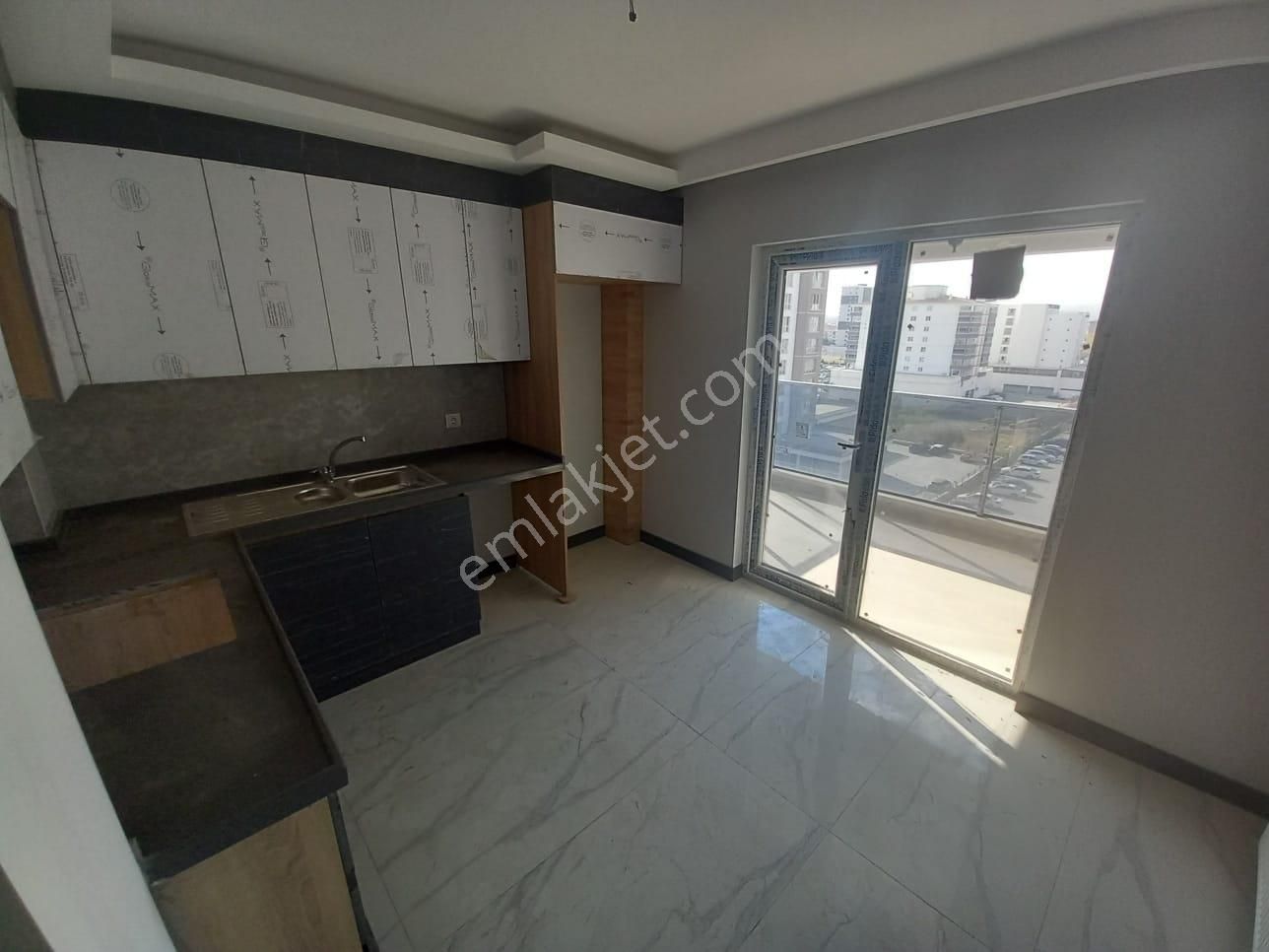 Yeşilova Da 5.kat Kapalı Mutfak Katta 2+1 - Görsel 14