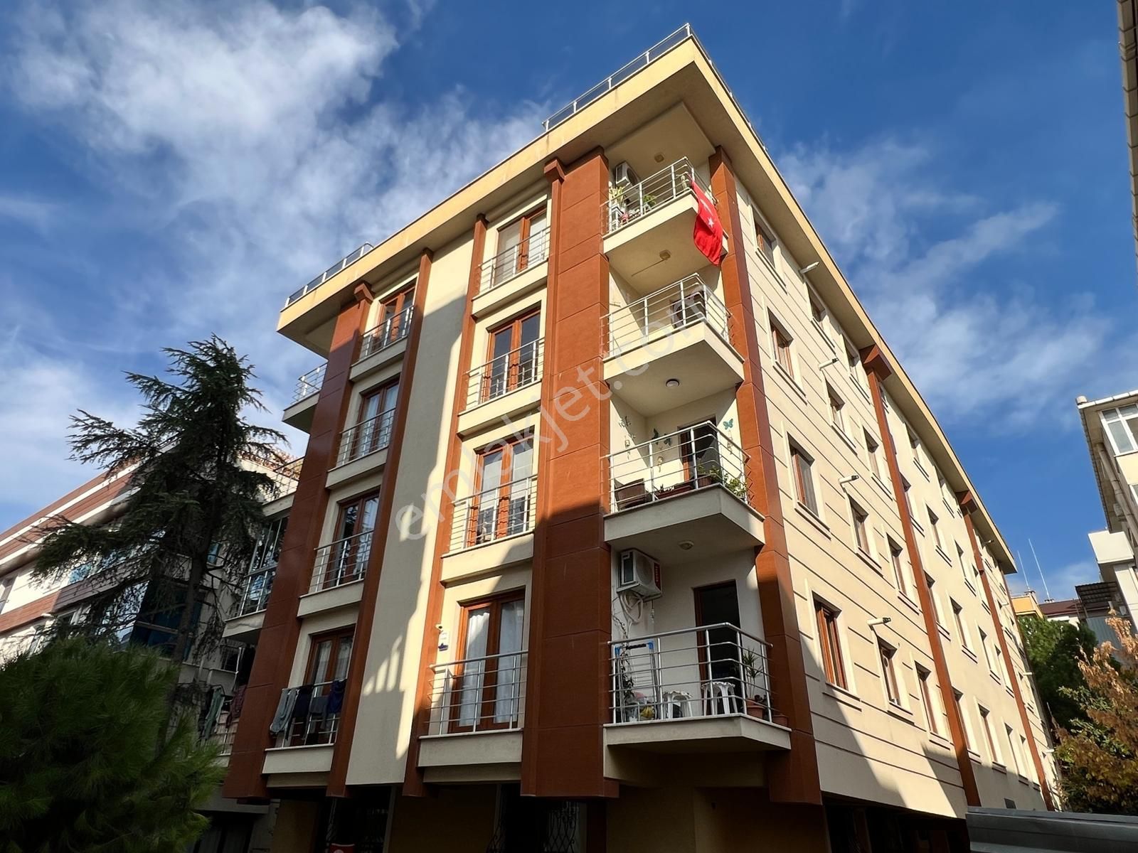 Tamiş'den Altıntepe'de Marmaraya Sahile Yakın 14 Yıllık 2.kat3+1