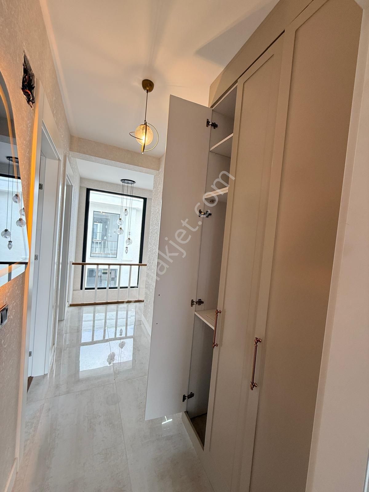 Kadınlar Denizinde 4+1 180m2 Özel Havuzlu Sıfır 300m2 Arsa İçinde Satılık Villa - Görsel 22