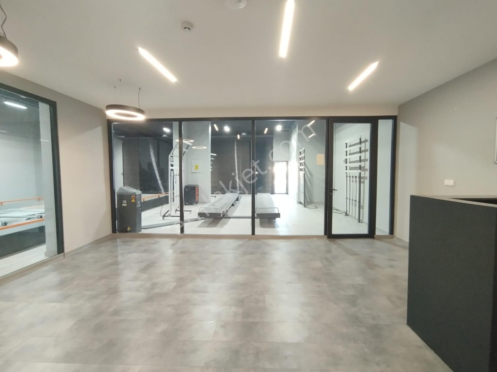 Coldwell Banker'den Devren Satılık Oto Ekspertiz'e Uygun İşyeri - Görsel 9