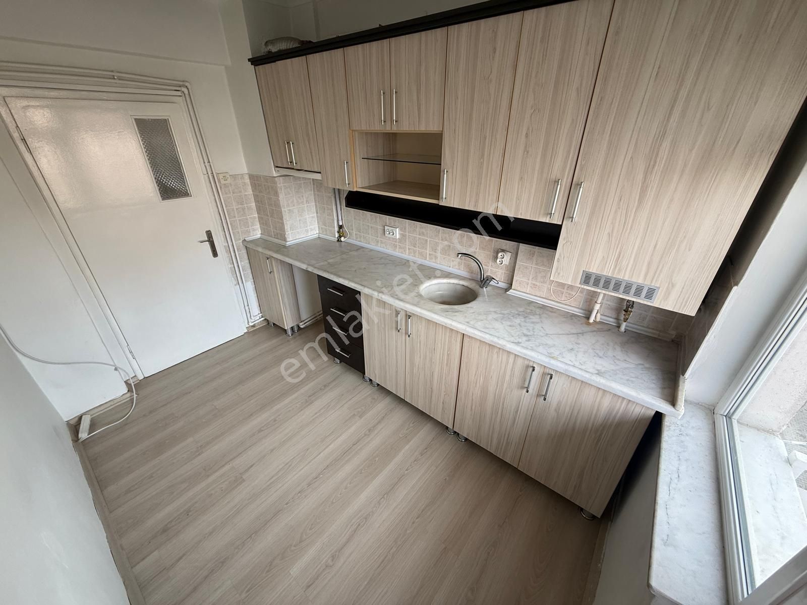 Rotadan Hastaneler Yakını Asansörlü 4.katta Manzaralı Yapılı 3+1 - Görsel 10