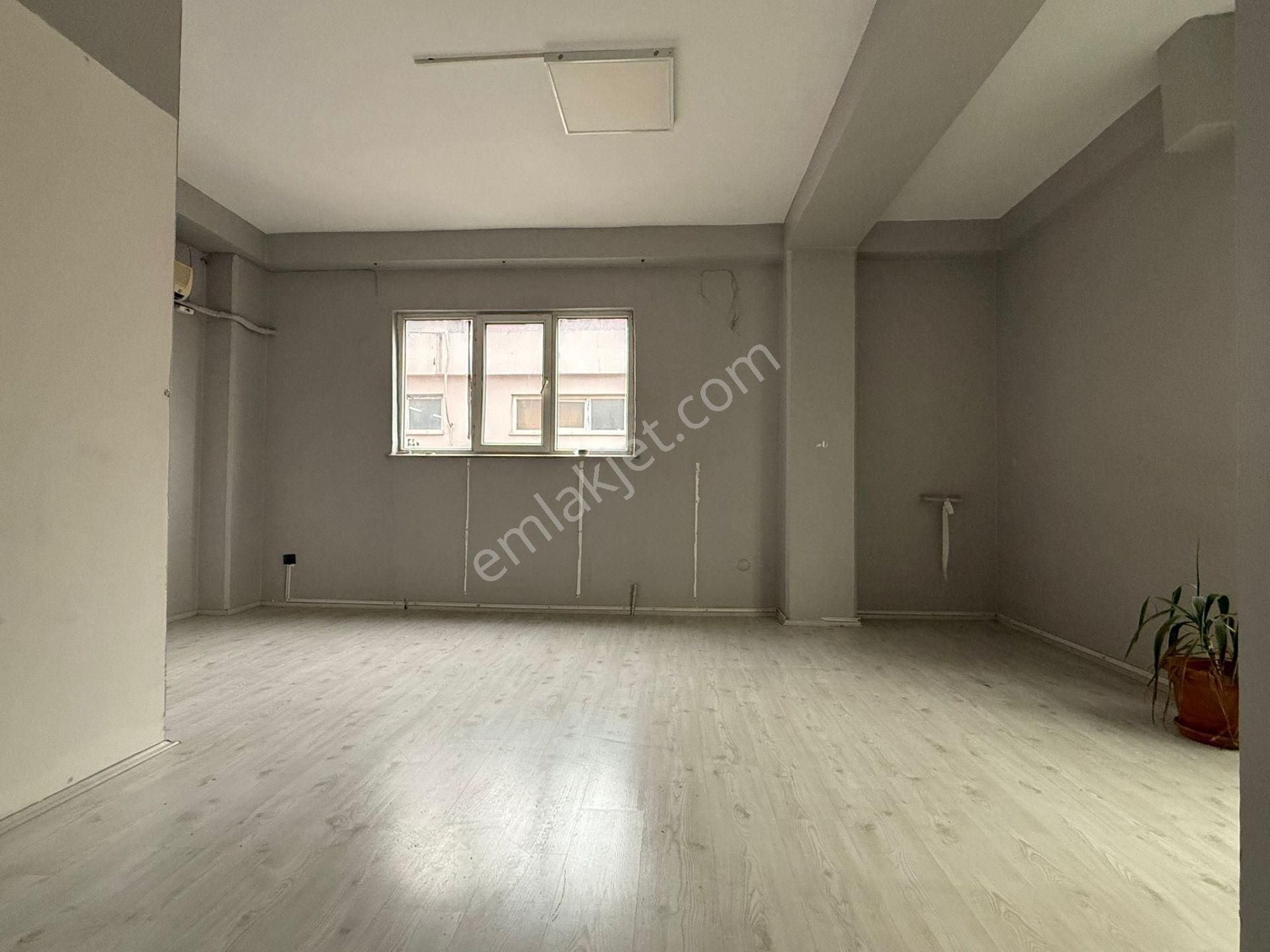 Bağcılar Merkez Mahallesi Kiralık Bölümlenmiş Ofis Katı 200 M2 - Görsel 4