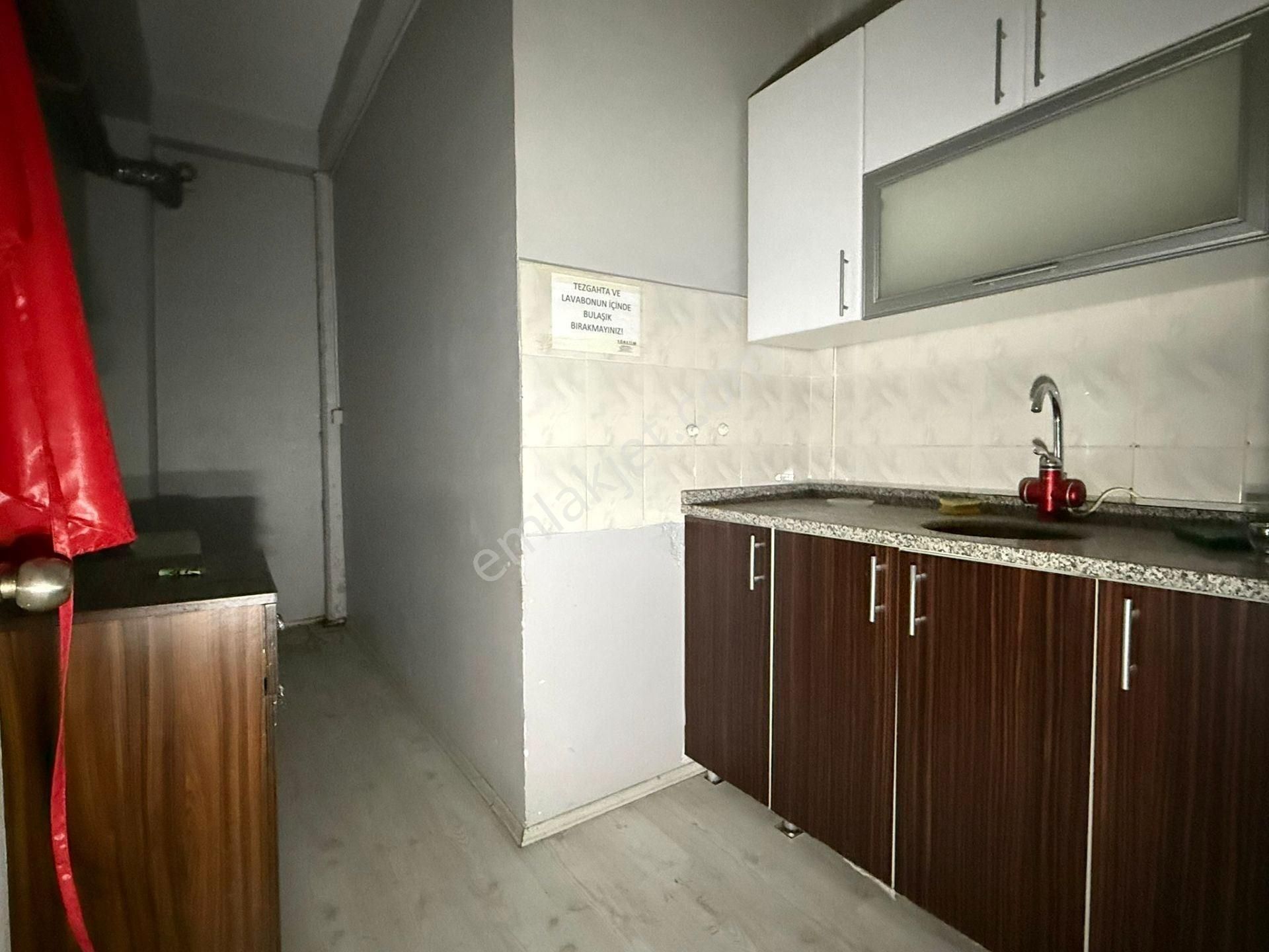 Bağcılar Merkez Mahallesi Kiralık Bölümlenmiş Ofis Katı 200 M2 - Görsel 9