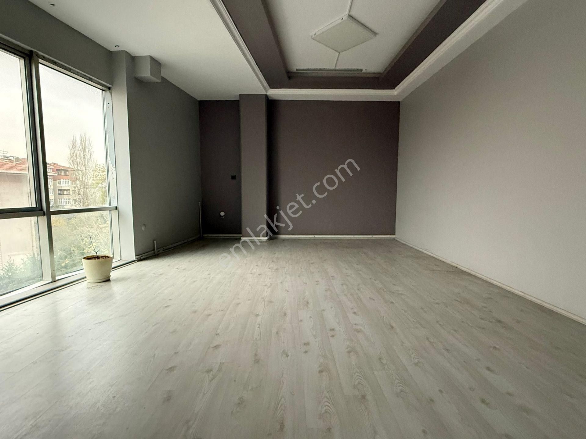 Bağcılar Merkez Mahallesi Kiralık Bölümlenmiş Ofis Katı 200 M2 - Görsel 23